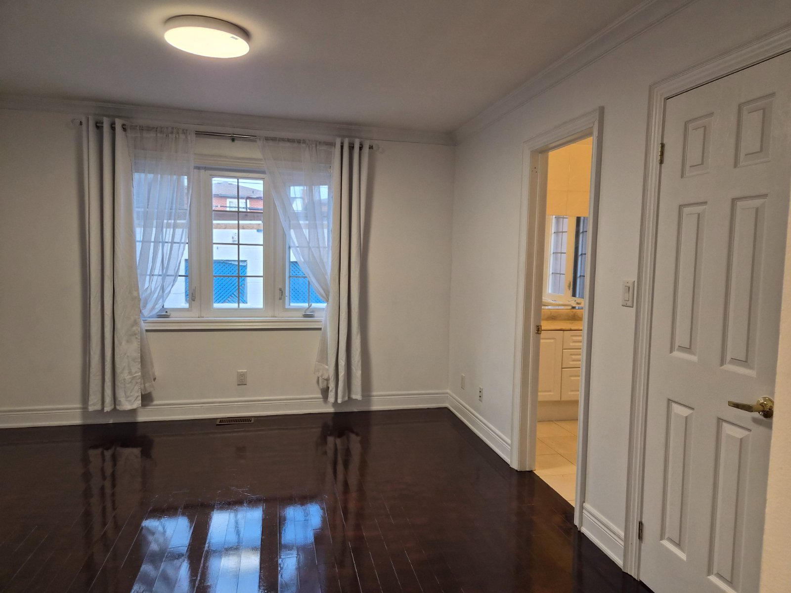 2 Bedroom Apartment for Rent - St Clarens Ave, Toronto, ON 5