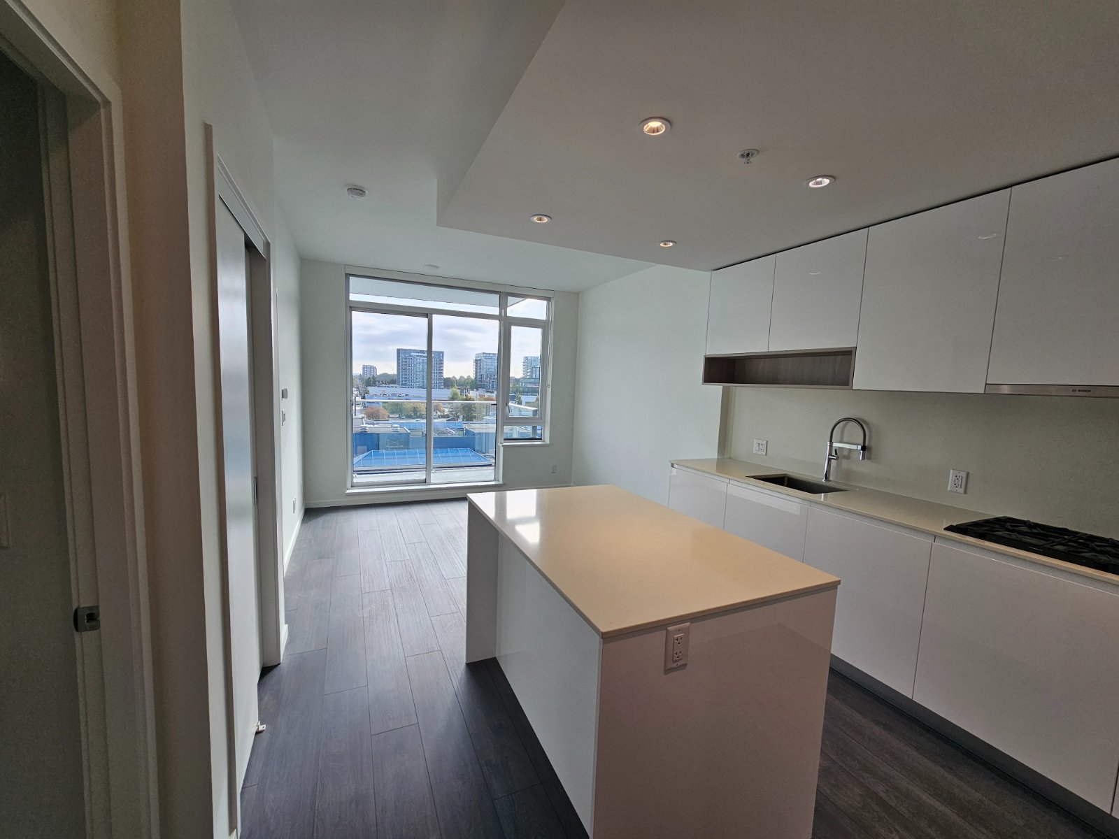 2 Bedroom Apartment for Rent - 6200 Minoru Boulevard, Richmond, BC 3