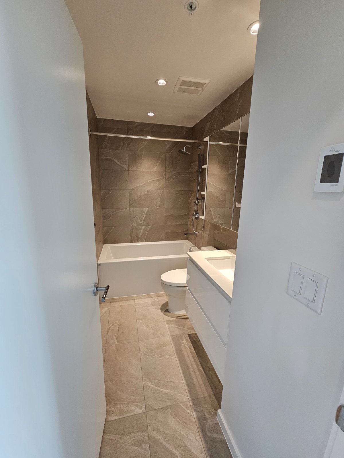 2 Bedroom Apartment for Rent - 6200 Minoru Boulevard, Richmond, BC 5