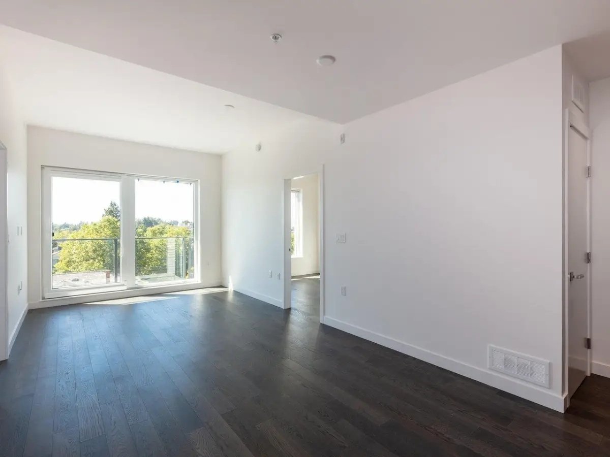 2 Bedroom Apartment for Rent - 5383 Cambie St, Vancouver, BC 2