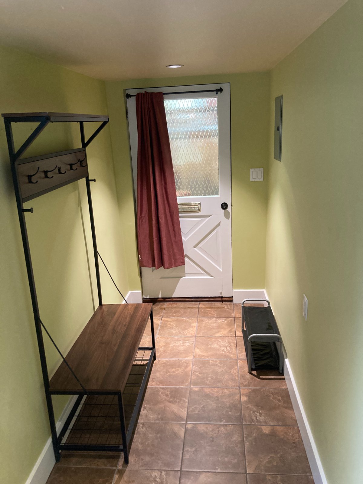 2 Bedroom Garden Suite for Rent - 1237 E King Edward Ave, Vancouver, BC 3