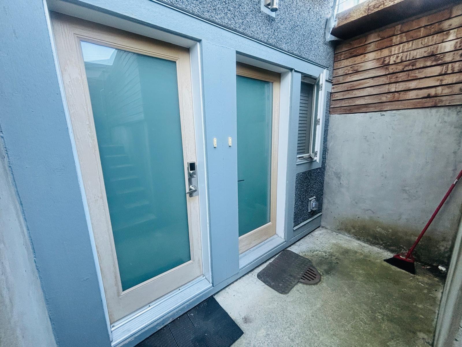 2 Bedroom House for Rent - 3260 E 5th Ave, Vancouver, BC 4