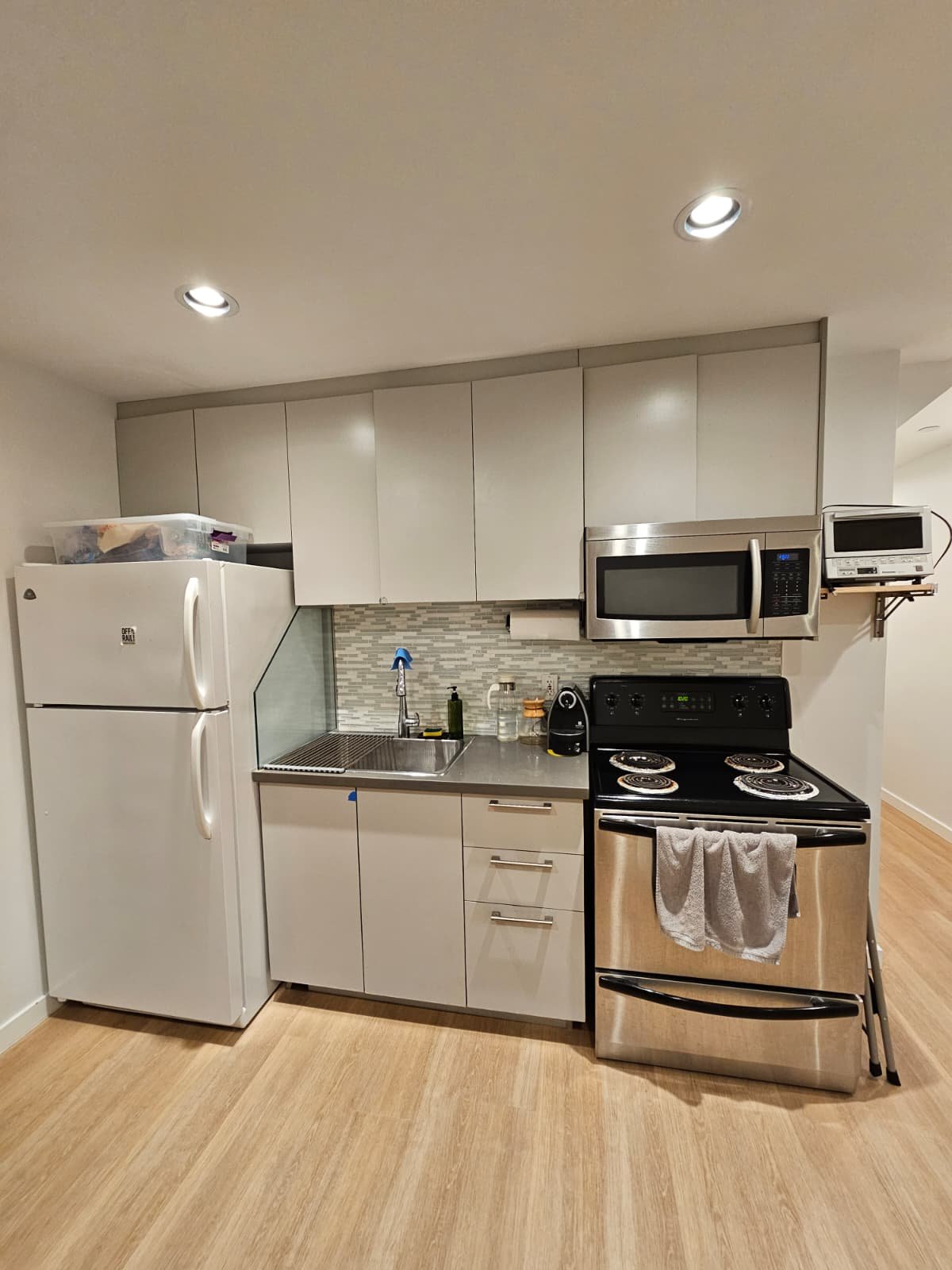 2 Bedroom House for Rent - 3260 E 5th Ave, Vancouver, BC 5
