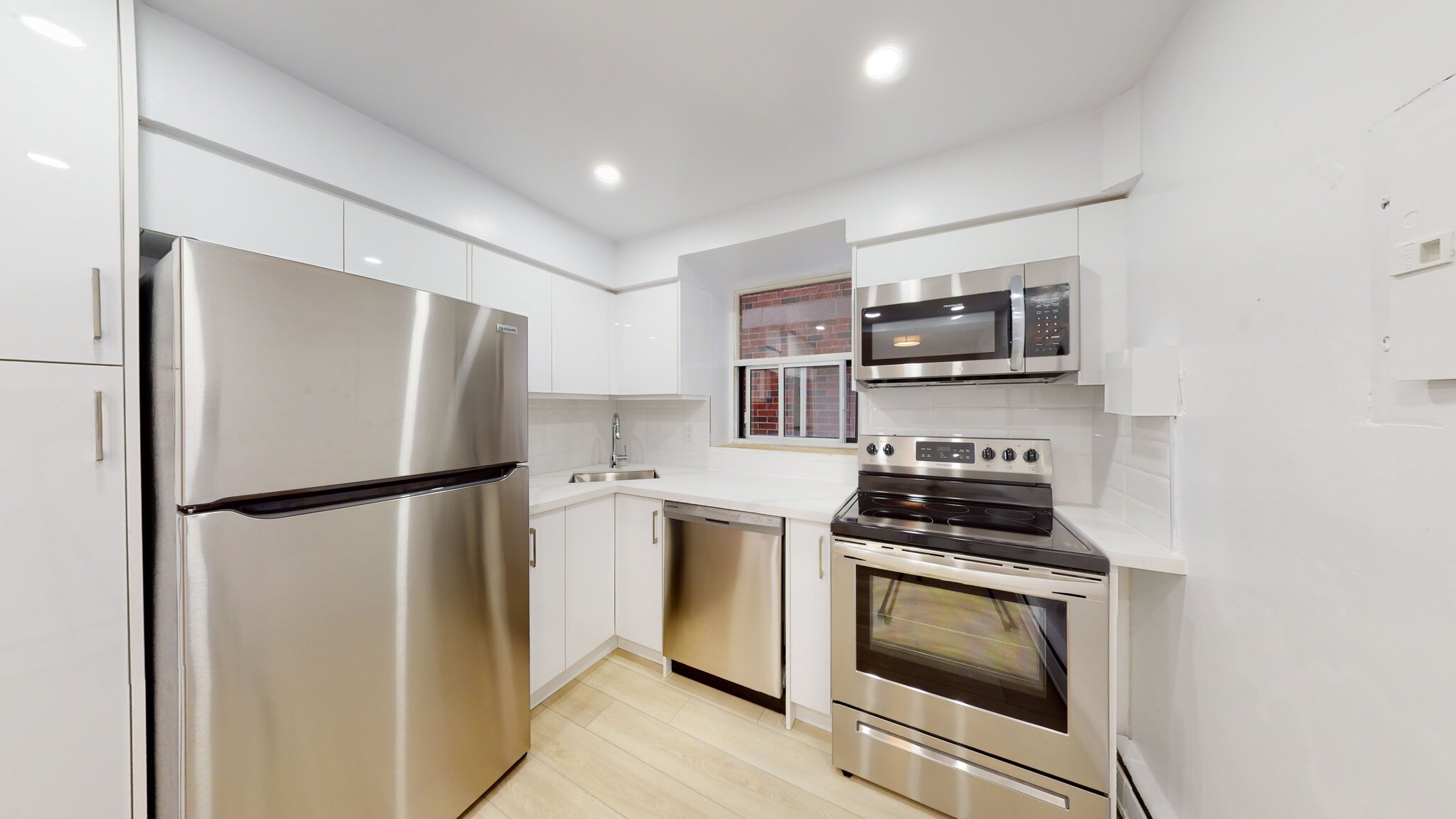 Studio Apartment for Rent - 3 East 7th Street, Hamilton, ON