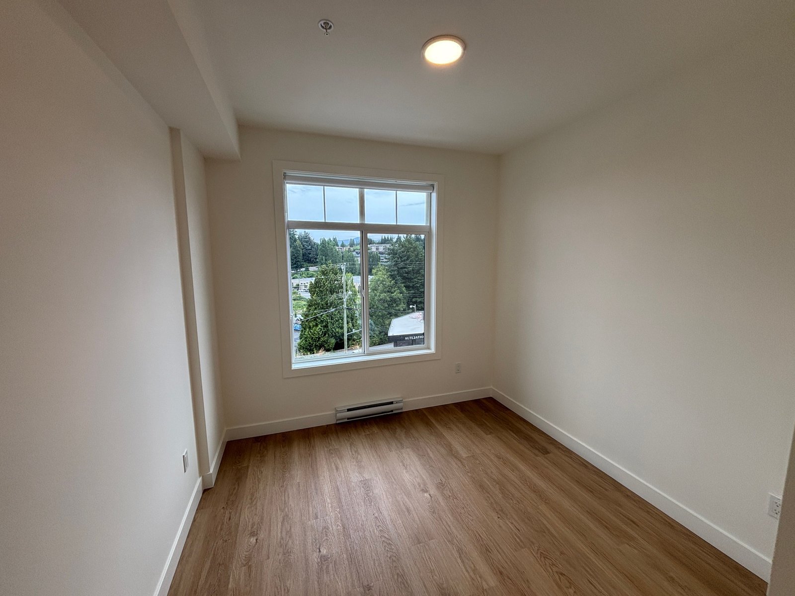 2 Bedroom Apartment for Rent - 33816 South Fraser Way, Abbotsford, BC 5