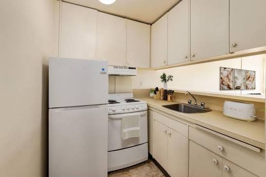 Room in Apartment for Rent - 250 Oakland Ave, London, ON 3