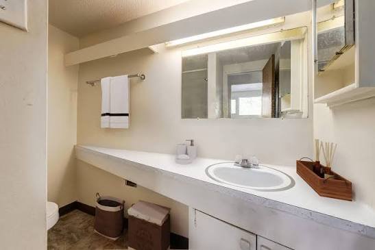 Room in Apartment for Rent - 250 Oakland Ave, London, ON 4