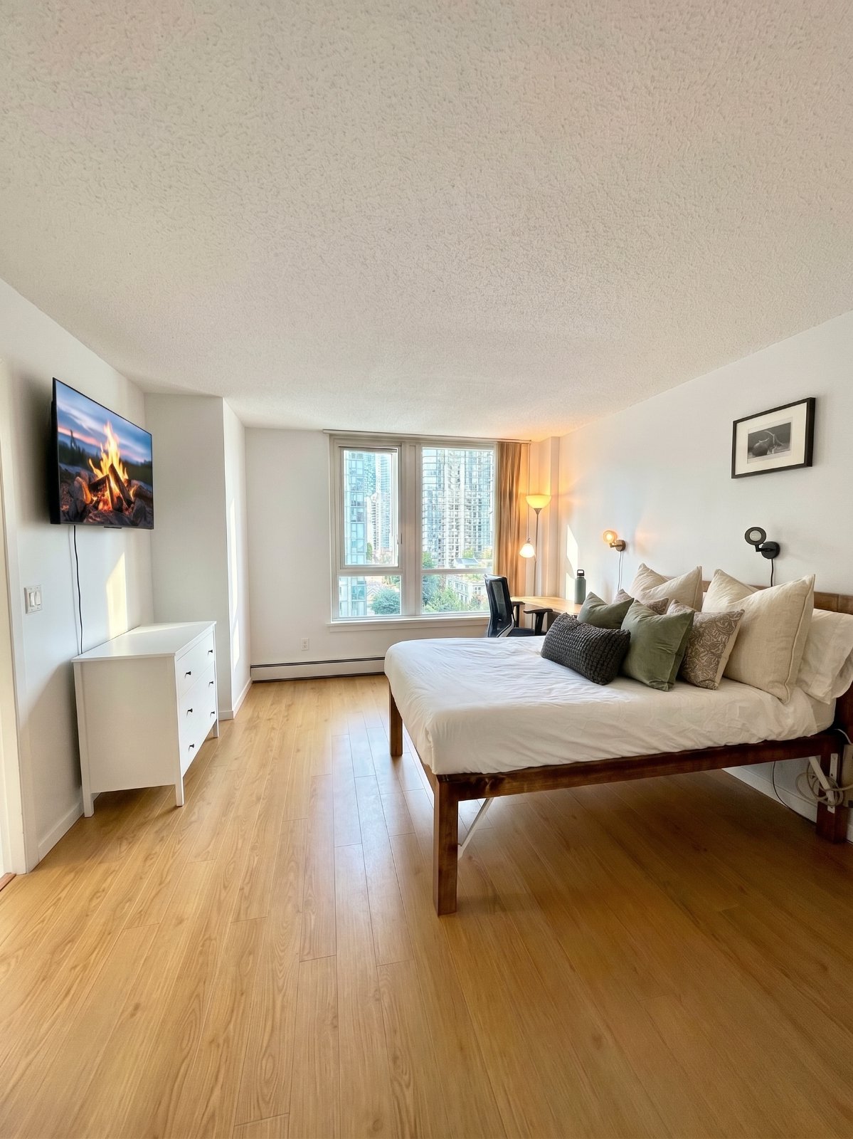 Room in Apartment for Rent - 388 Drake St, Vancouver, BC 2