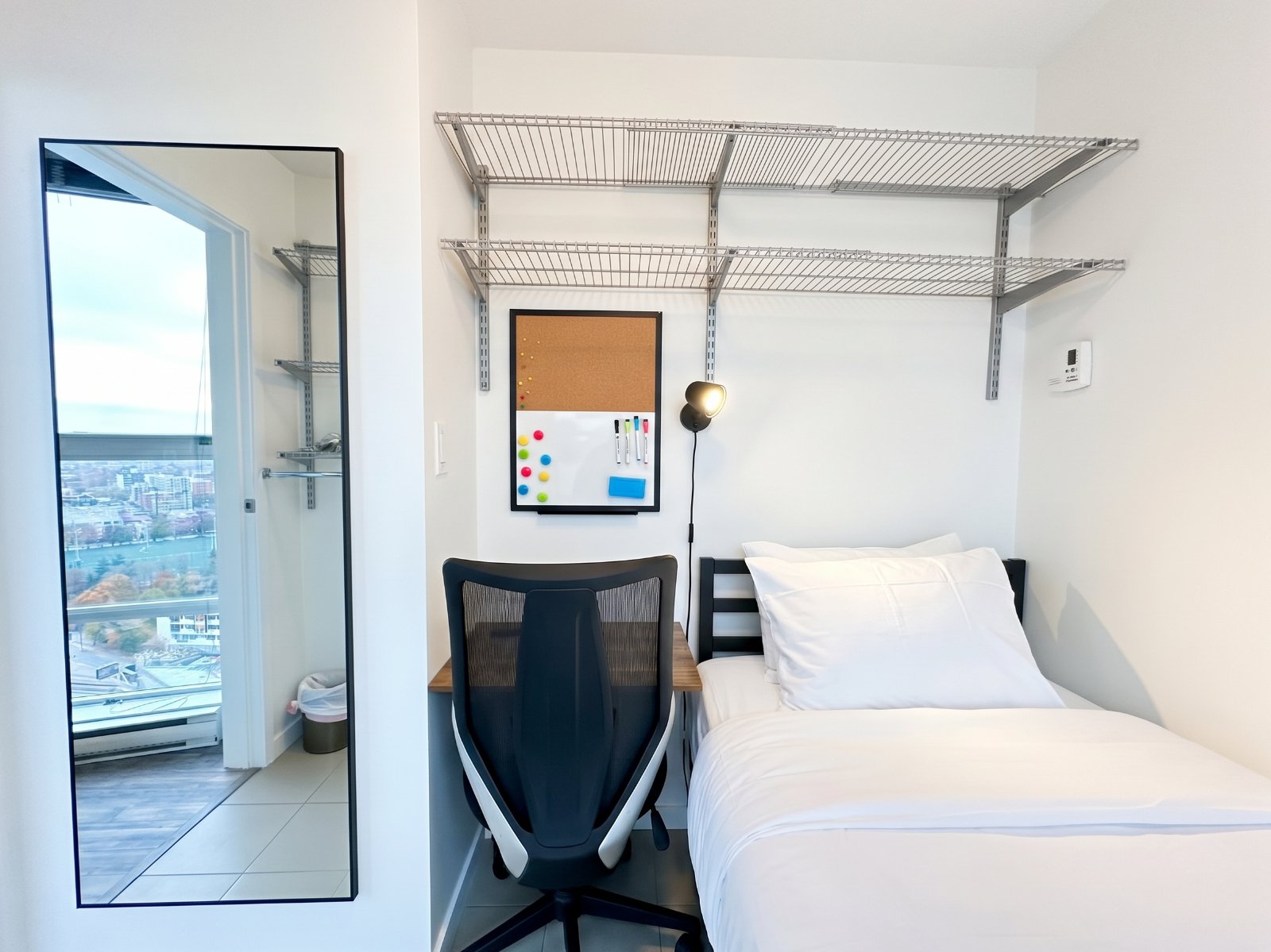 Room in Apartment for Rent - 111 W Georgia St, Vancouver, BC 2