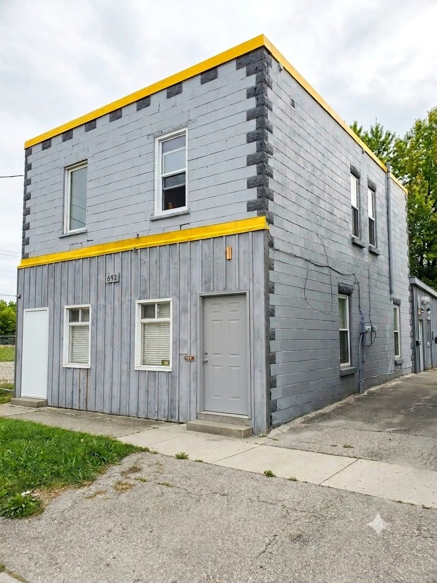 Studio Apartment for Rent - 693 Hale St, London, ON 4