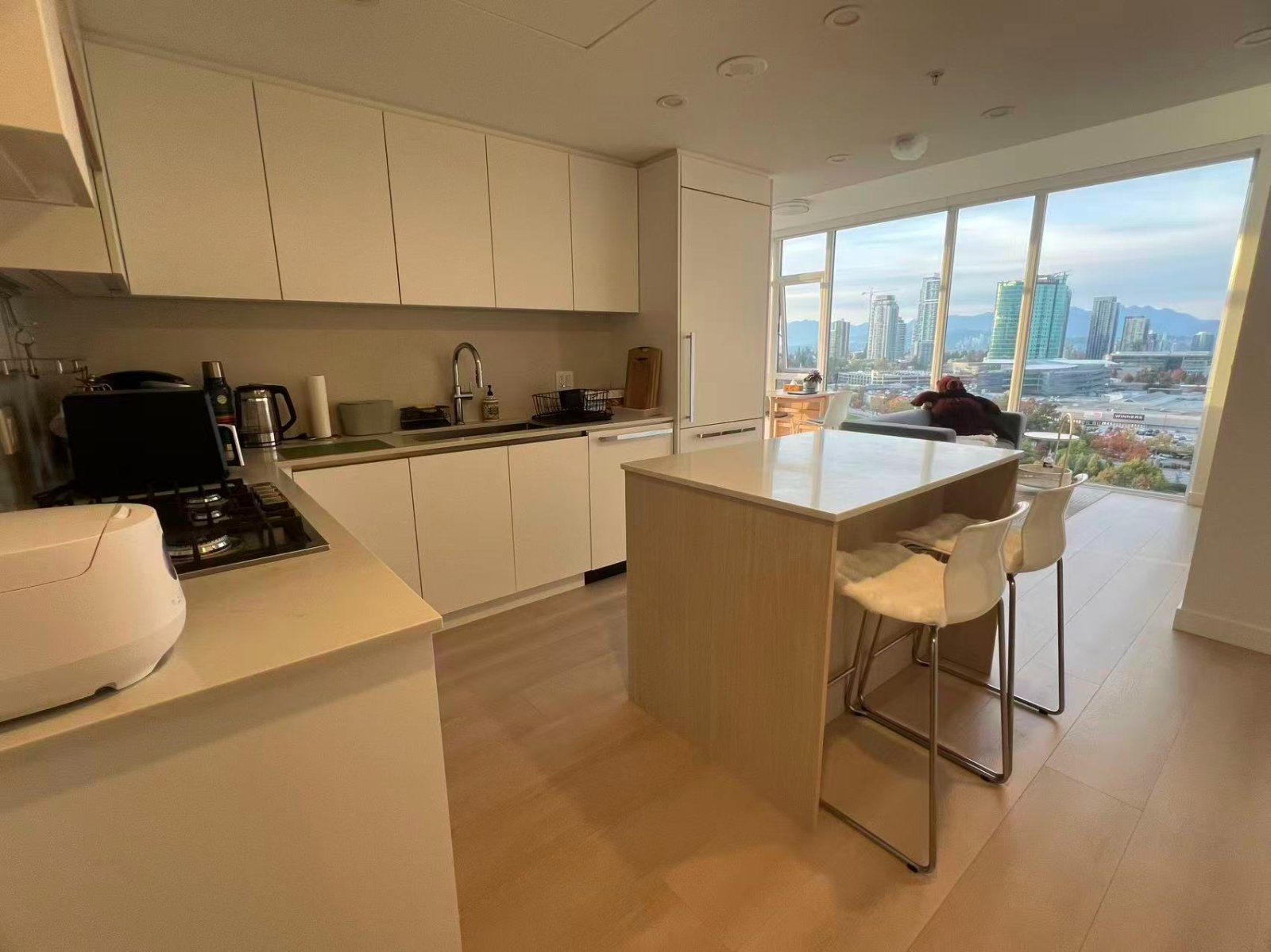 2 Bedroom Apartment for Rent - 13573 98A Ave, Surrey, BC 2