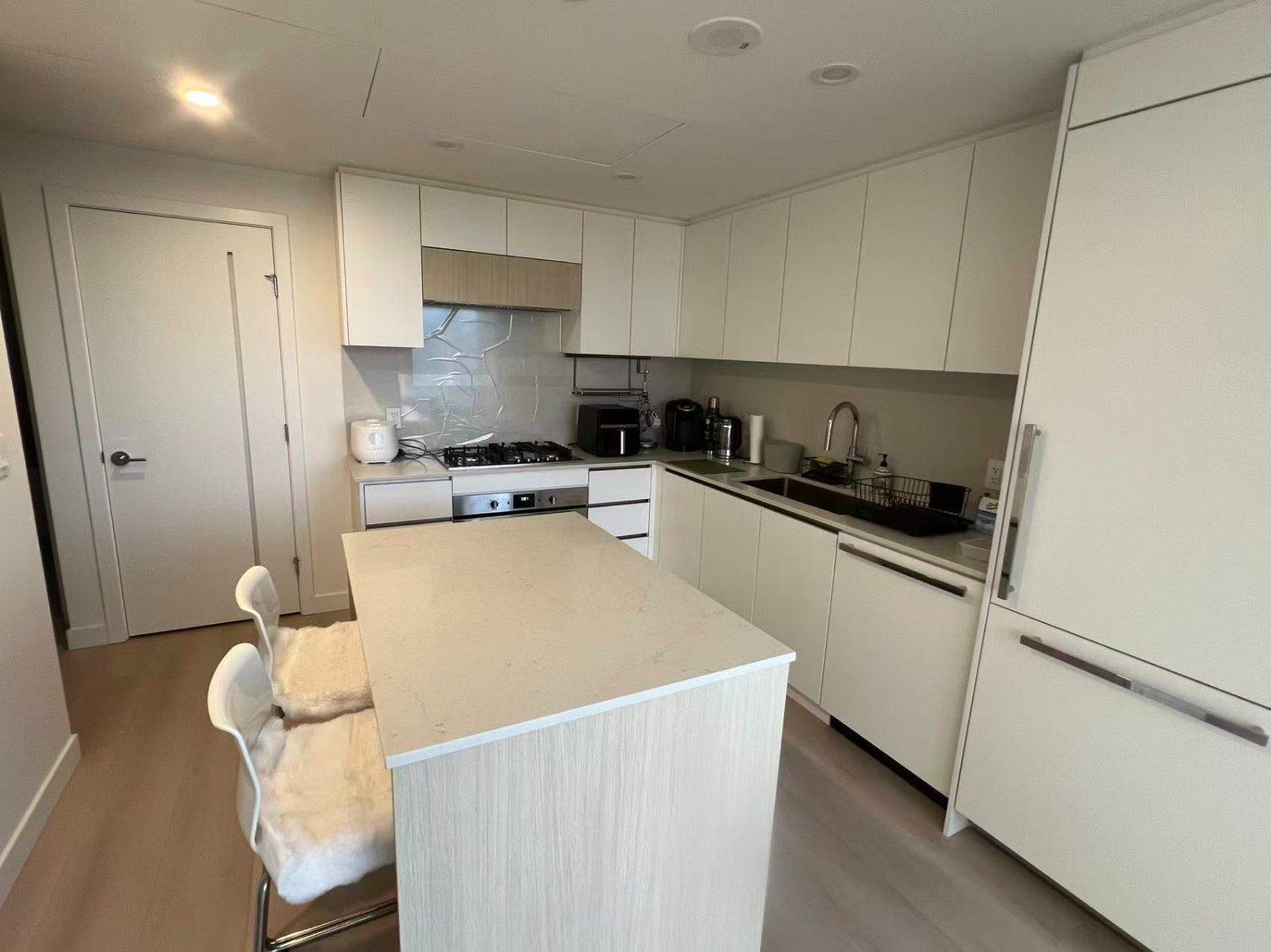 2 Bedroom Apartment for Rent - 13573 98A Ave, Surrey, BC 3