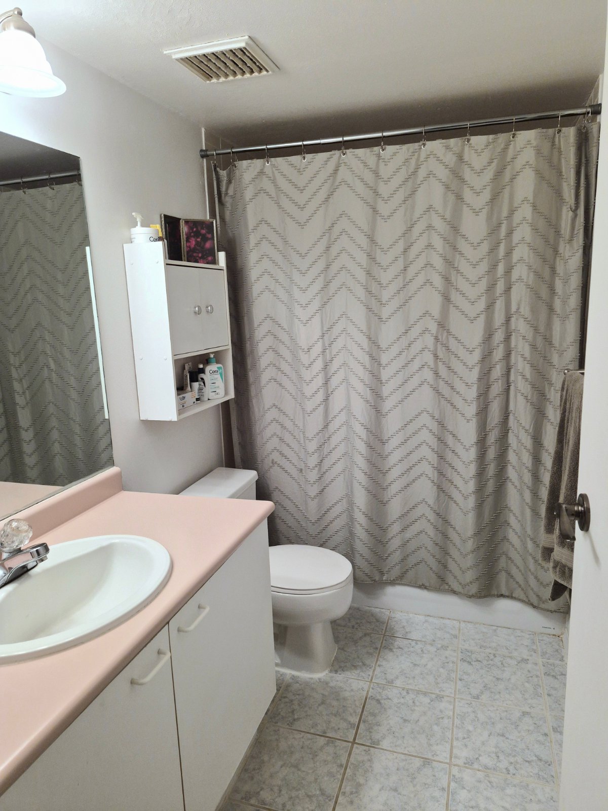 Room in Apartment for Rent - 1615 Frances St, Vancouver, BC 5
