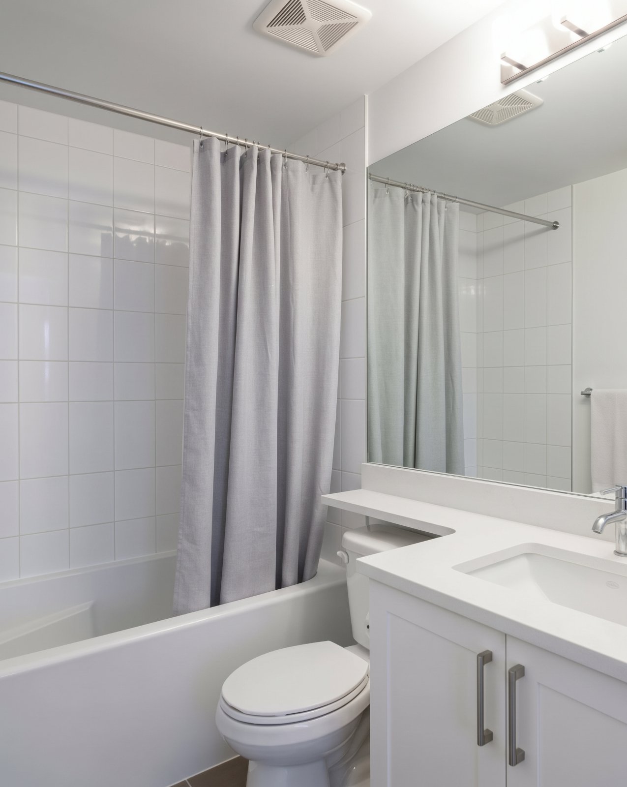 Room in Apartment for Rent - 63 Keefer Pl, Vancouver, BC 2