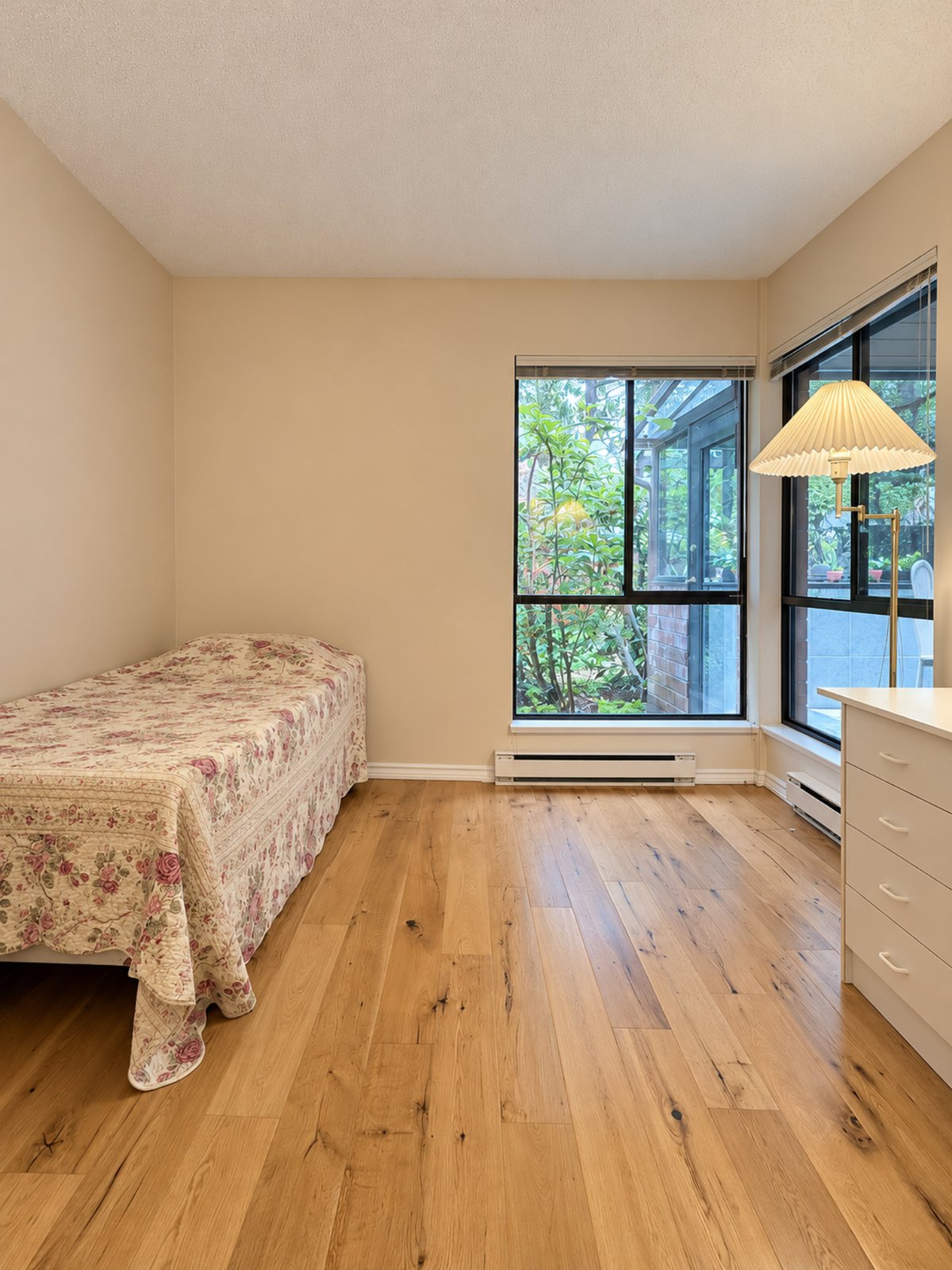 Room in Apartment for Rent - 444 W 49th Ave, Vancouver, BC 5