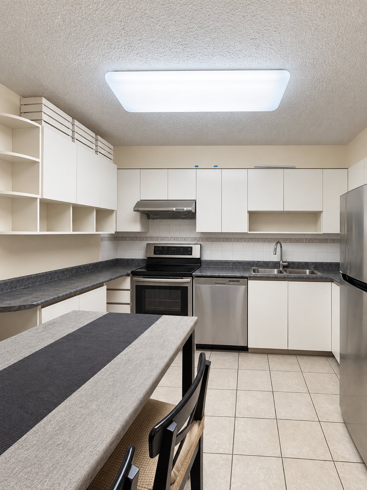 Room in Apartment for Rent - 444 W 49th Ave, Vancouver, BC 4