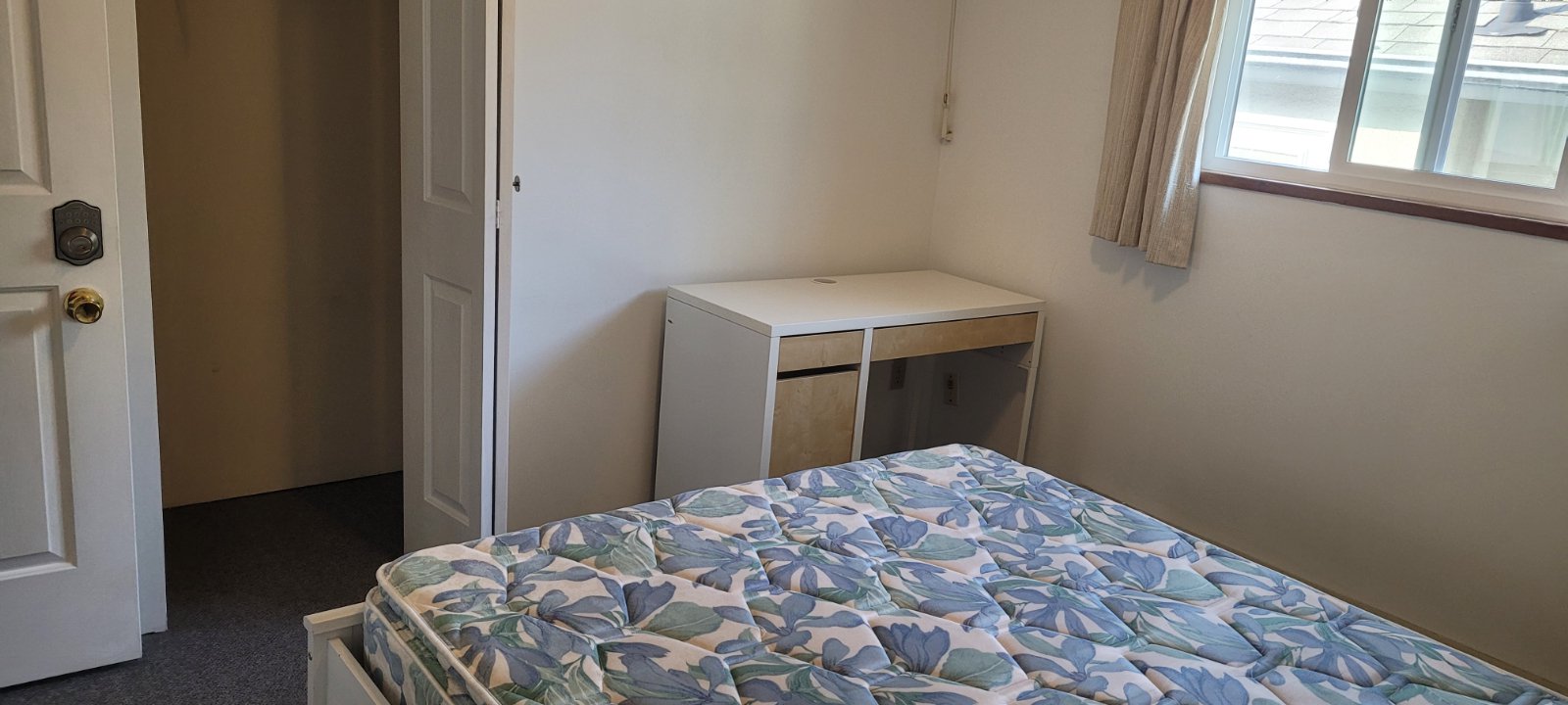 Room in House for Rent - Rhodes St, Vancouver, BC 5