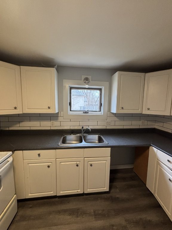 2 Bedroom House for Rent - 712 Pritchard Ave, Winnipeg, MB 3