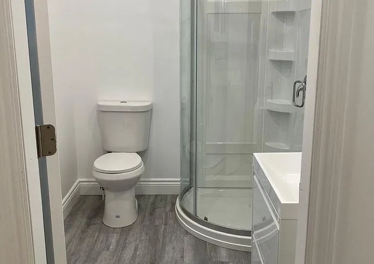 3 Bedroom House for Rent - Chandler Ave, Victoria, BC 3