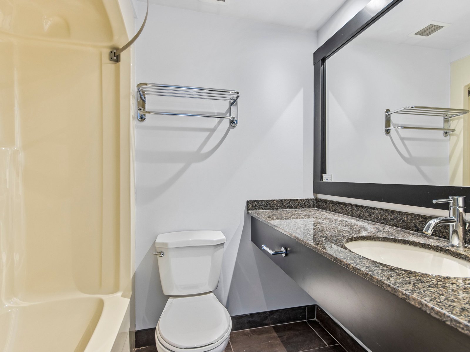 Studio Apartment for Rent - 2360 Princess St, Kingston, ON 5