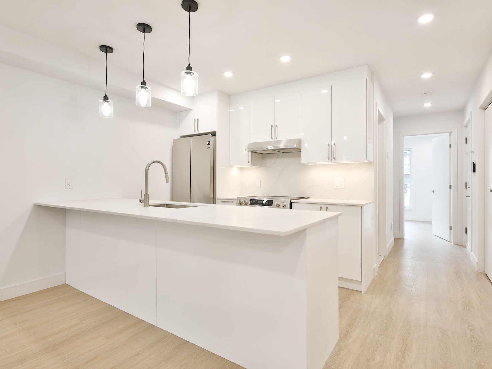 3 Bedroom Apartment for Rent - 141 Duranceau, Montréal, QC