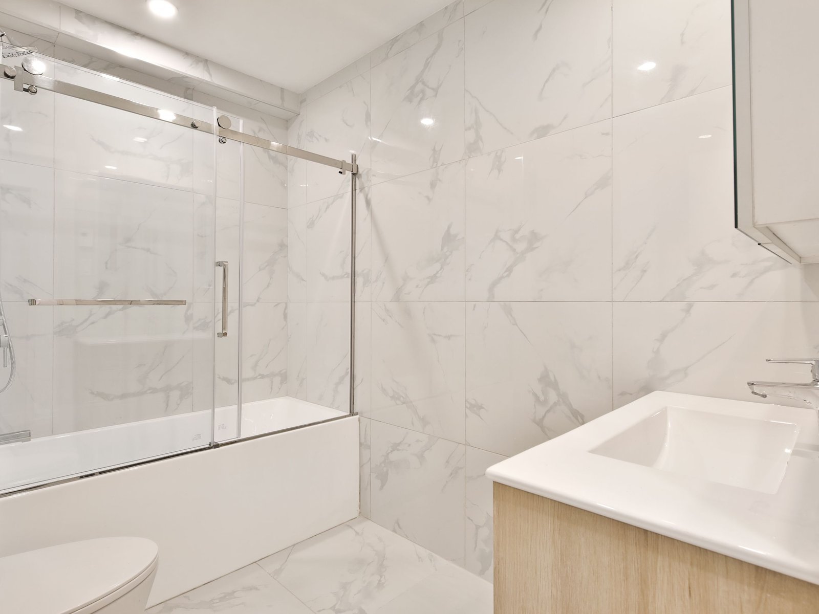 3 Bedroom Apartment for Rent - 141 Duranceau, Montréal, QC 5