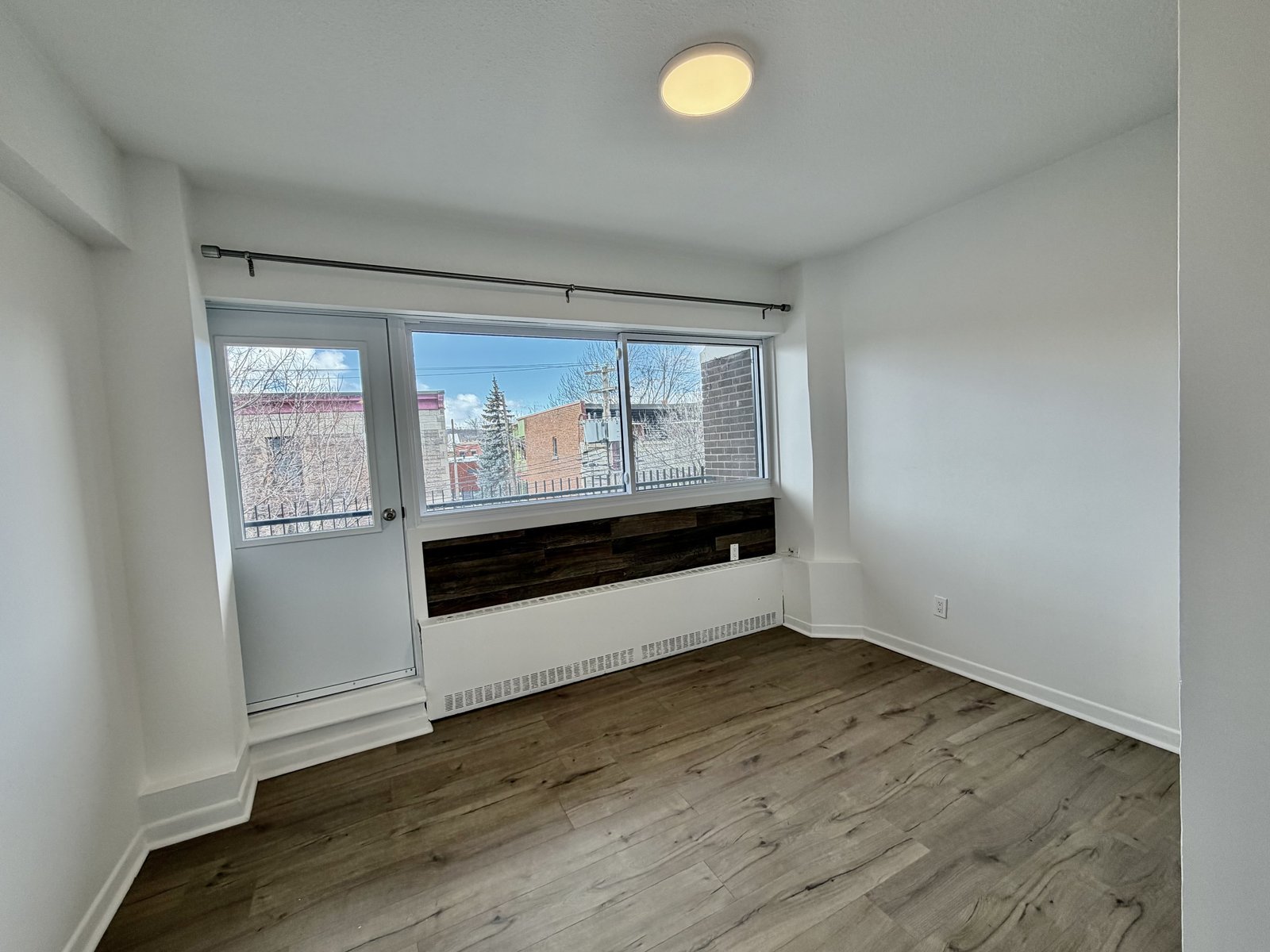 Studio Apartment for Rent - 1565 Rachel Est, Montréal, QC 3