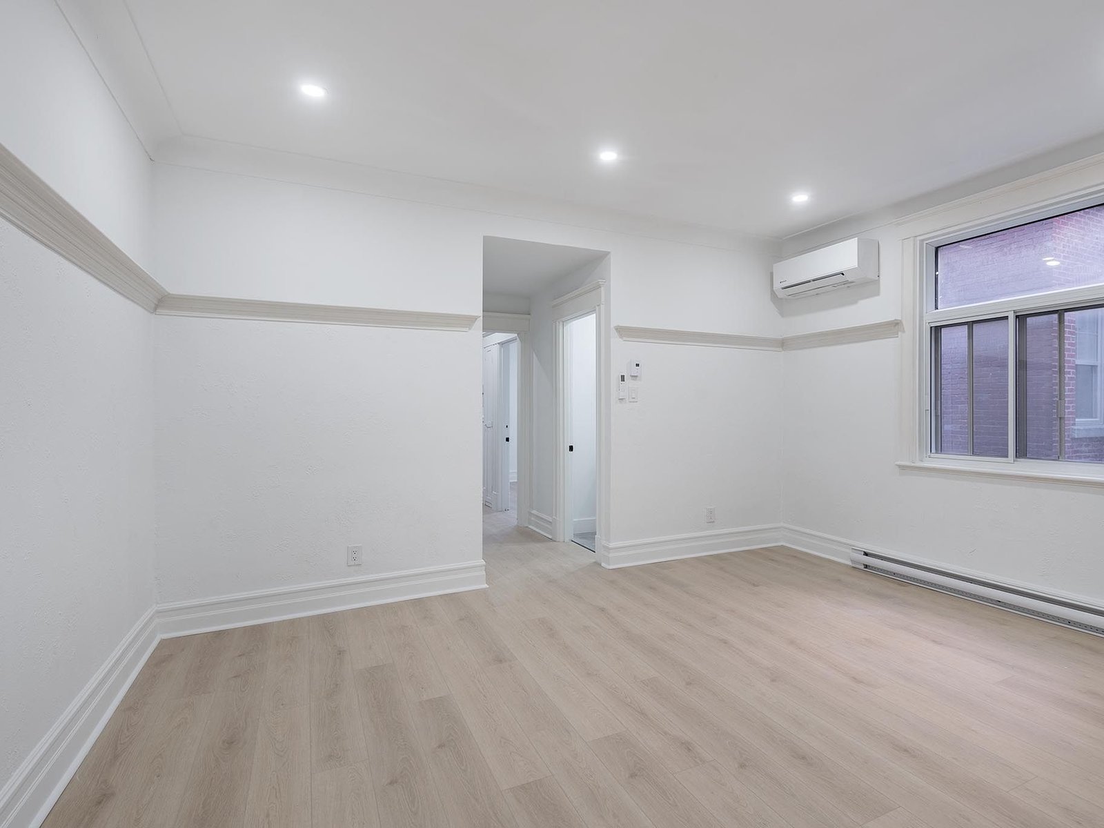 2 Bedroom Apartment for Rent - 2161 Avenue Prud'homme, Montréal, QC 5