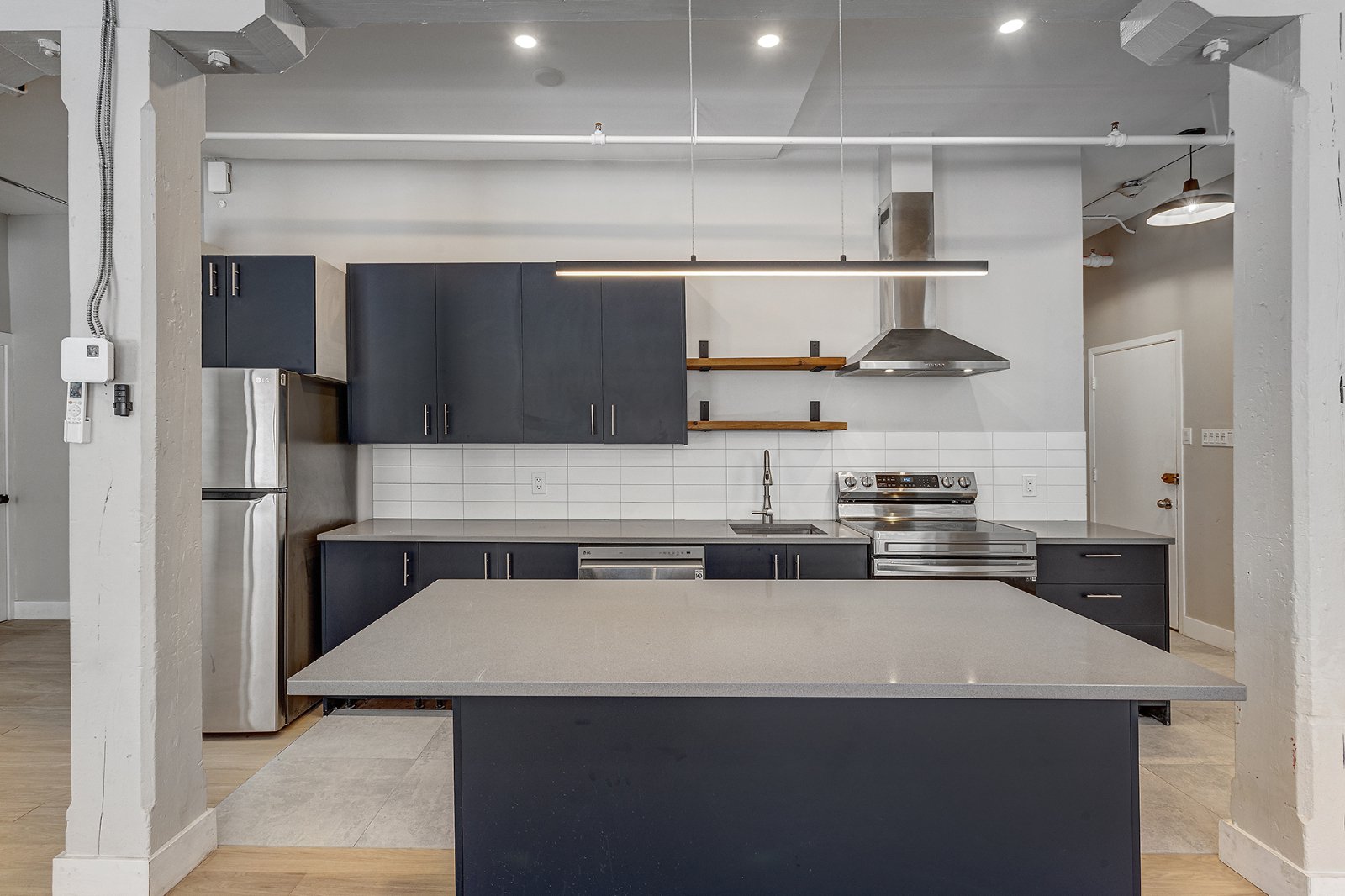 2 Bedroom Apartment for Rent - 112 Rue McGill, Montréal, QC 2