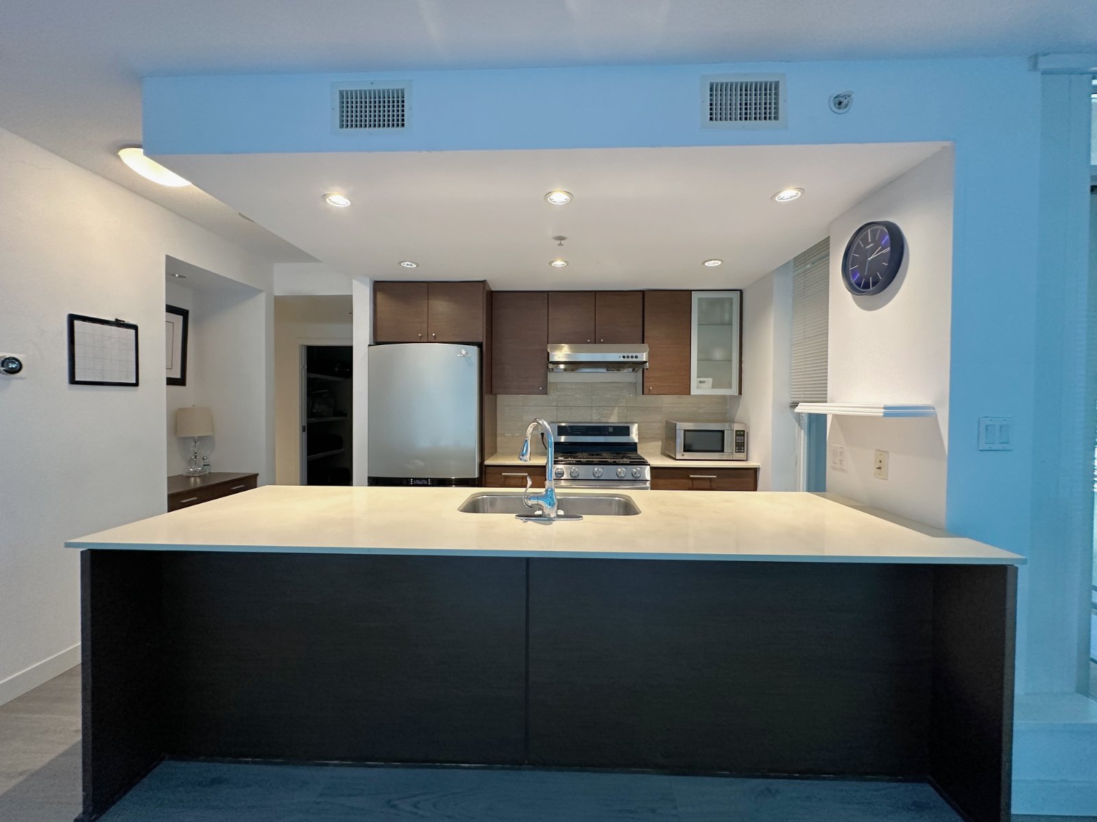 2 Bedroom Apartment for Rent - 5900 Alderbridge Way, Richmond, BC 2