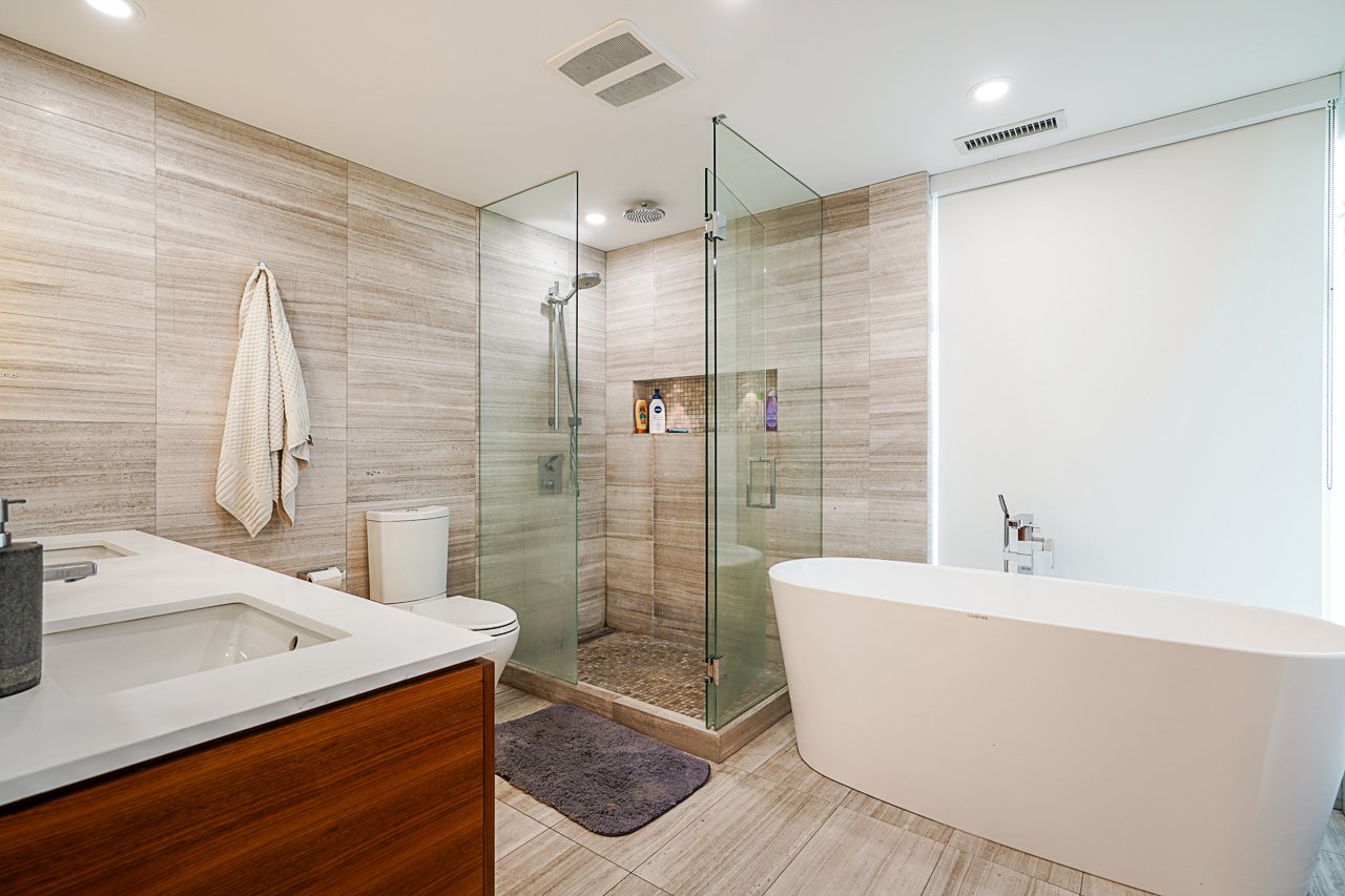 2 Bedroom Apartment for Rent - 1565 W 6th Ave, Vancouver, BC 2