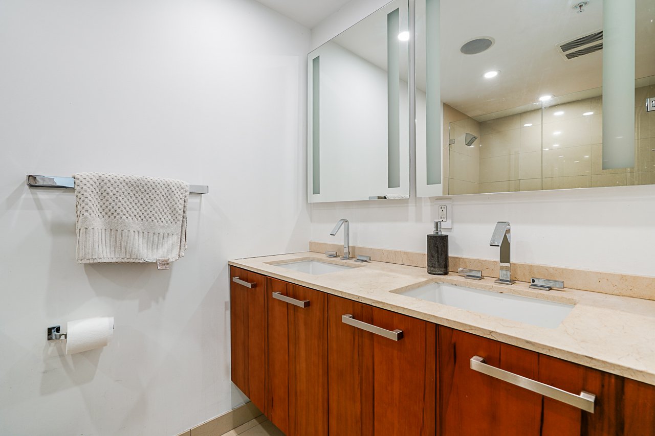 2 Bedroom Apartment for Rent - 1565 W 6th Ave, Vancouver, BC 4