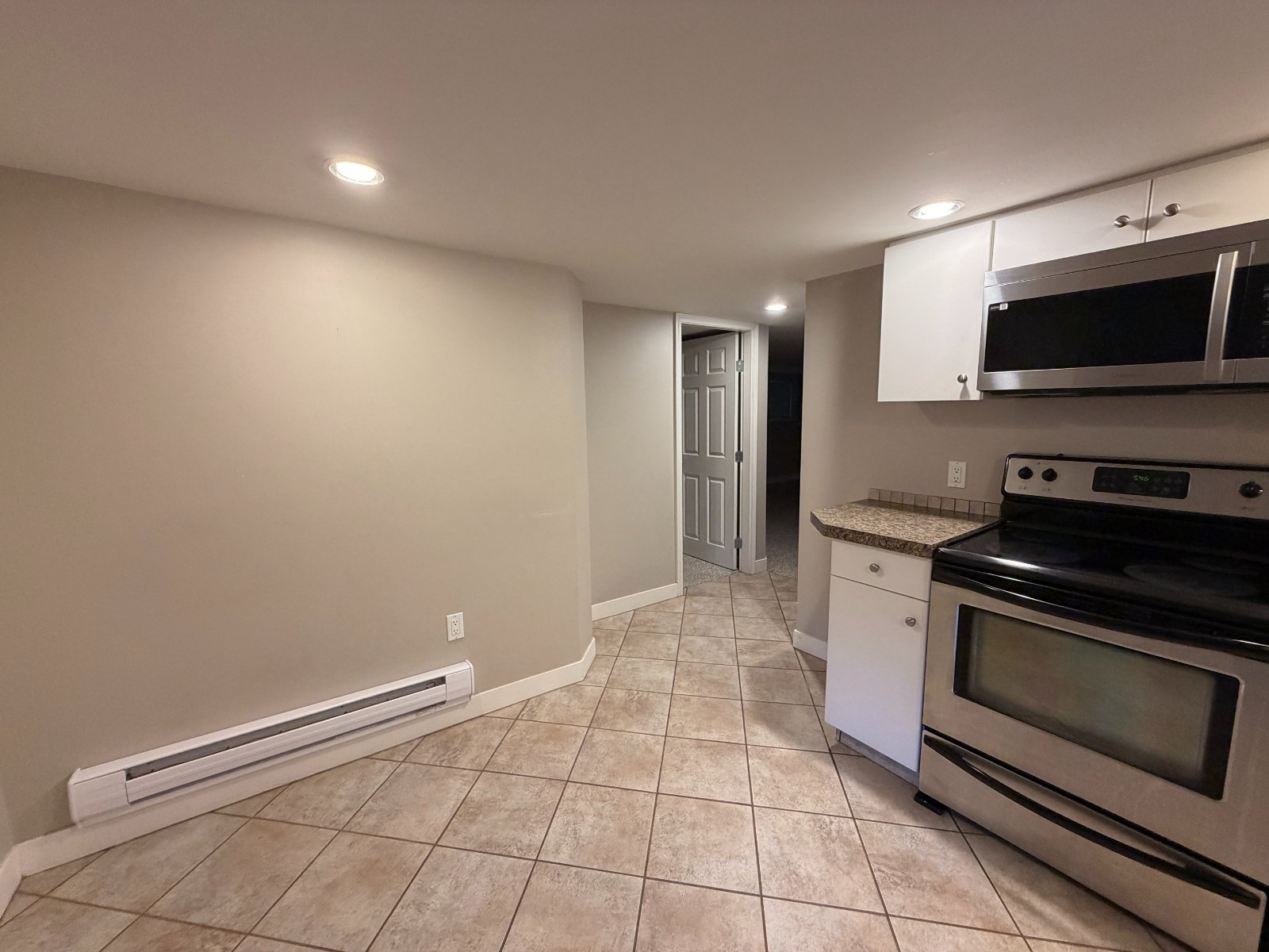 2 Bedroom House for Rent - 3380 W 22nd Ave, Vancouver, BC 2
