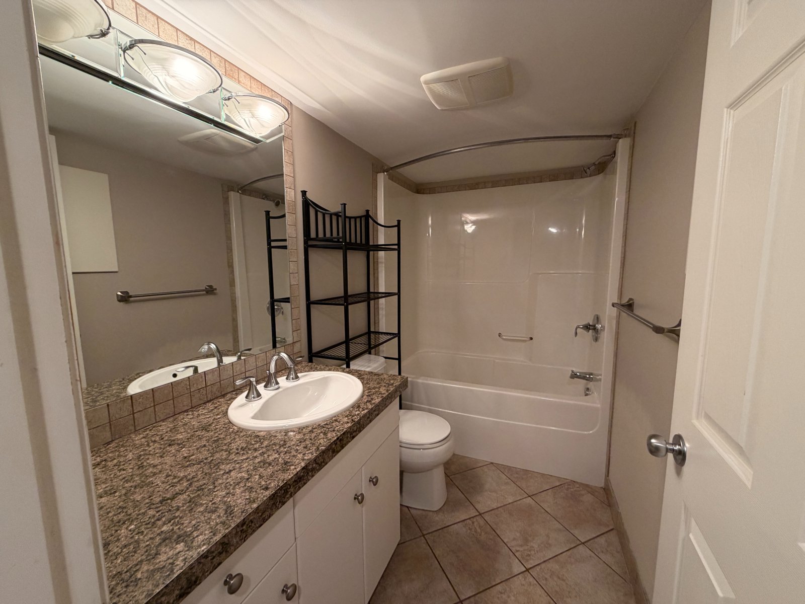 2 Bedroom House for Rent - 3380 W 22nd Ave, Vancouver, BC 5