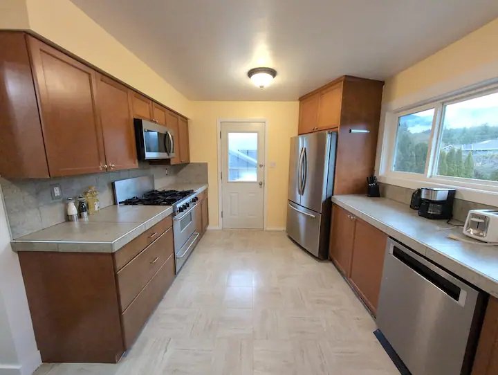 3 Bedroom House for Rent - 40163 Diamond Head Rd, Squamish, BC 4