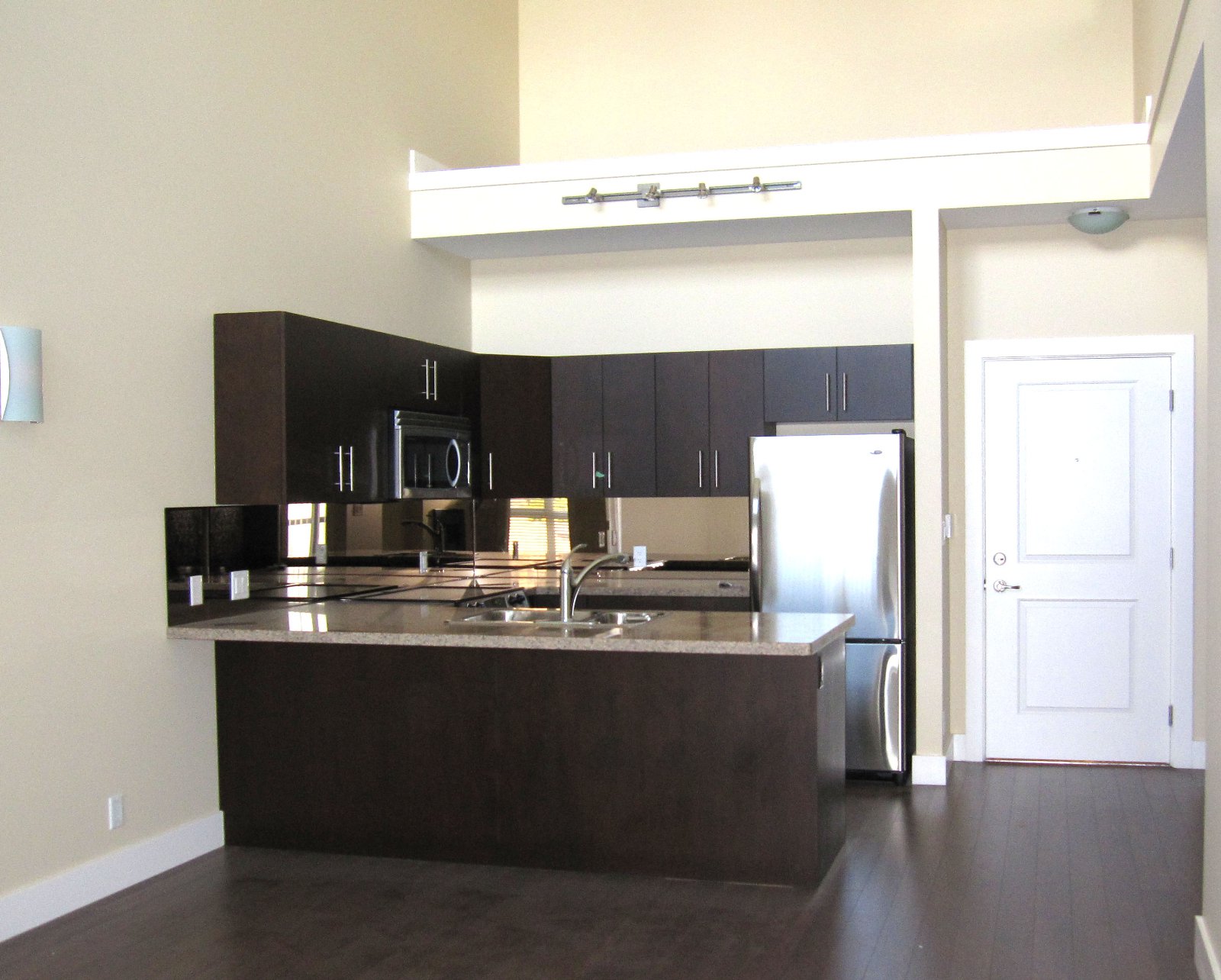 3 Bedroom Apartment for Rent - 8400 Anderson Rd, Richmond, BC 2