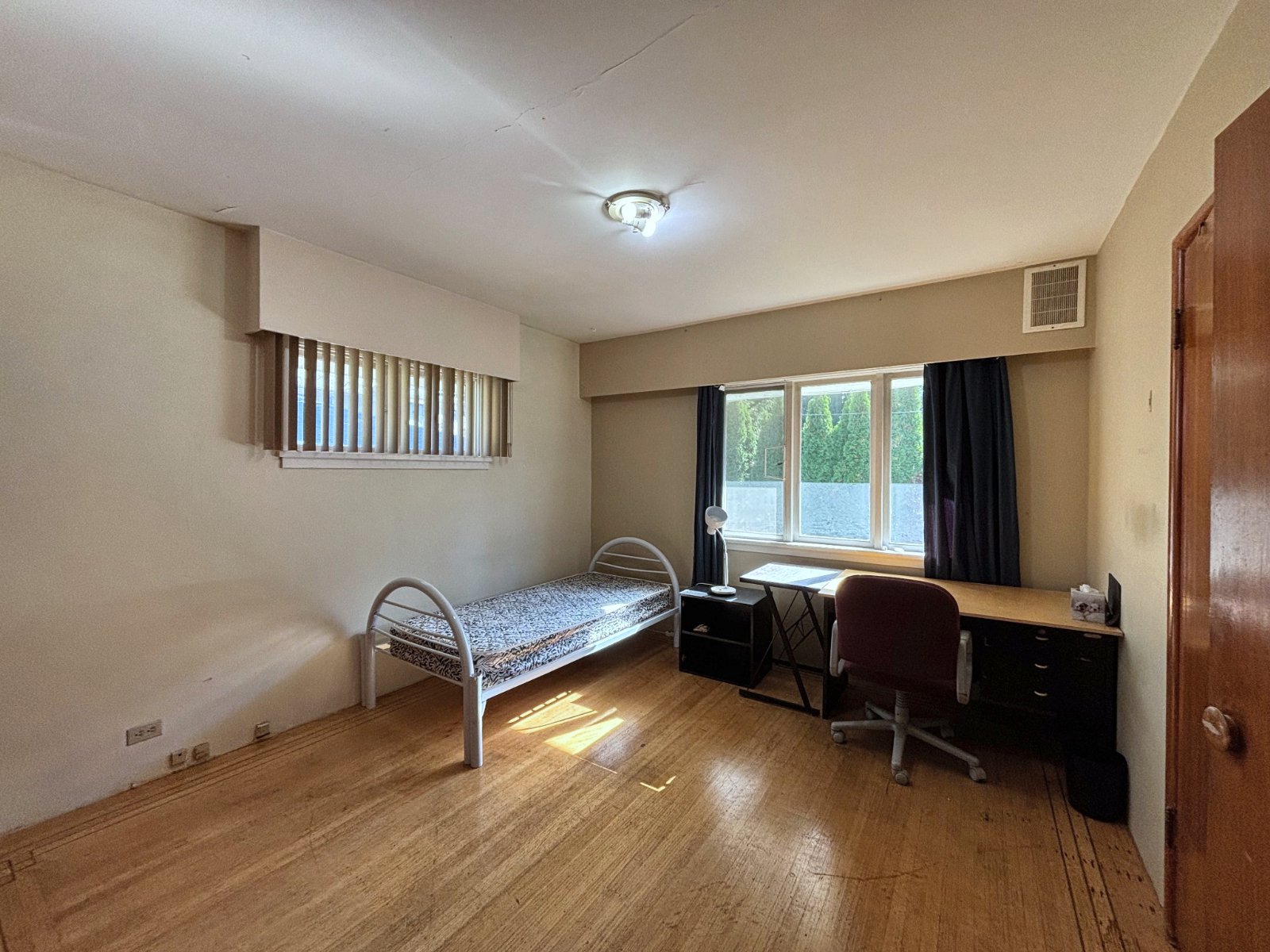 Room in House for Rent - 1876 W 41st Ave, Vancouver, BC 5