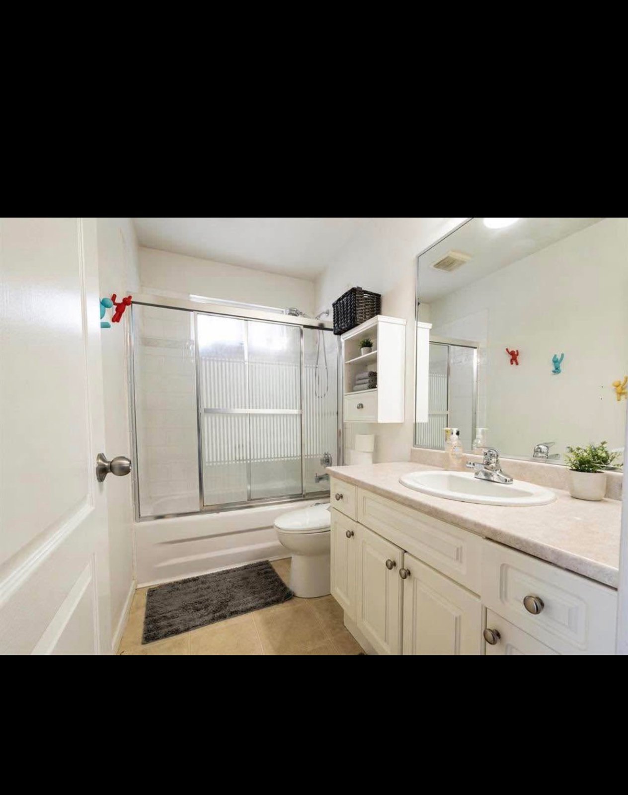 5 Bedroom Private Suite for Rent - 178 B St, Surrey, BC 2