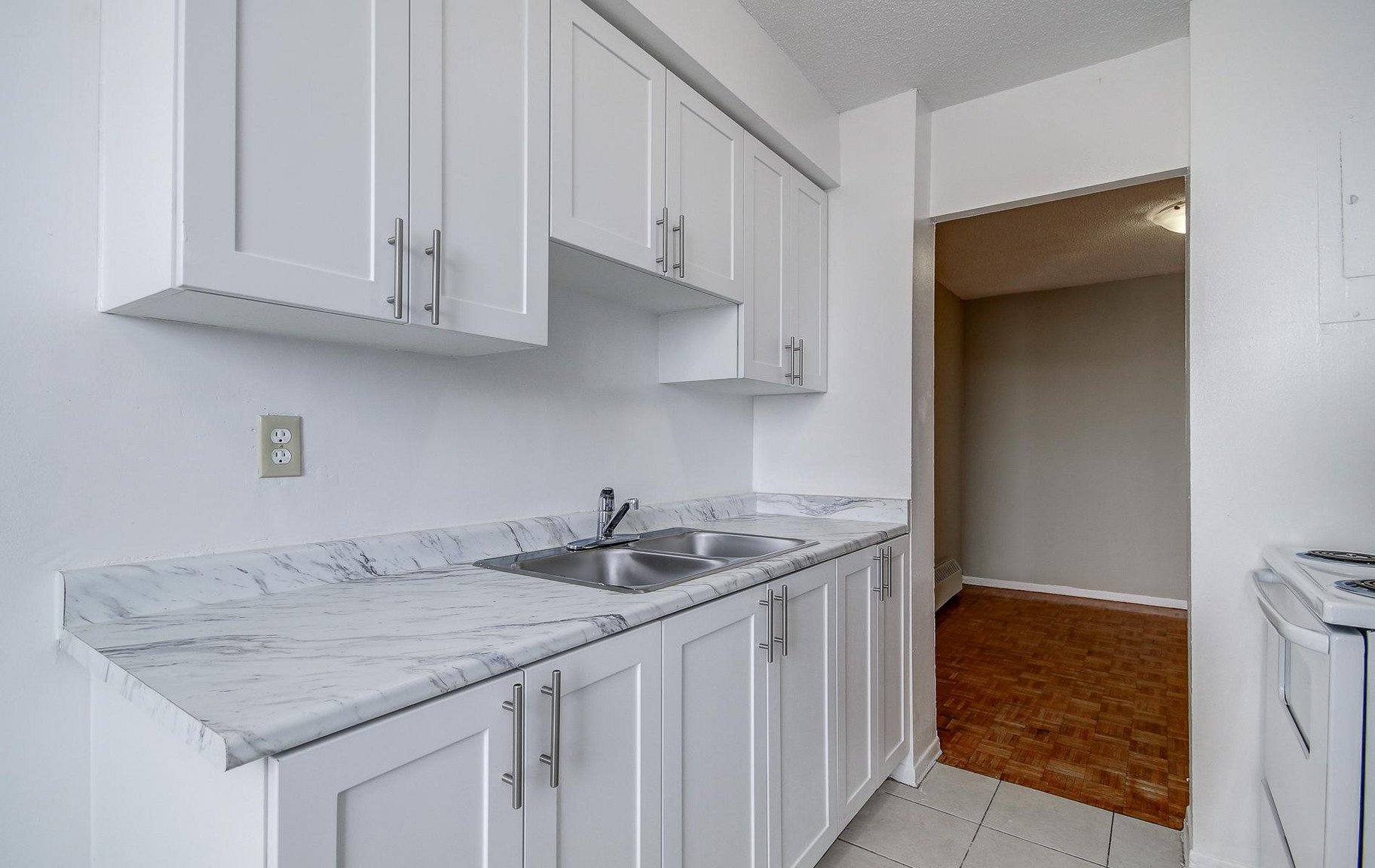 3 Bedroom Apartment for Rent - 37 Eastbourne Drive, Brampton, ON 3
