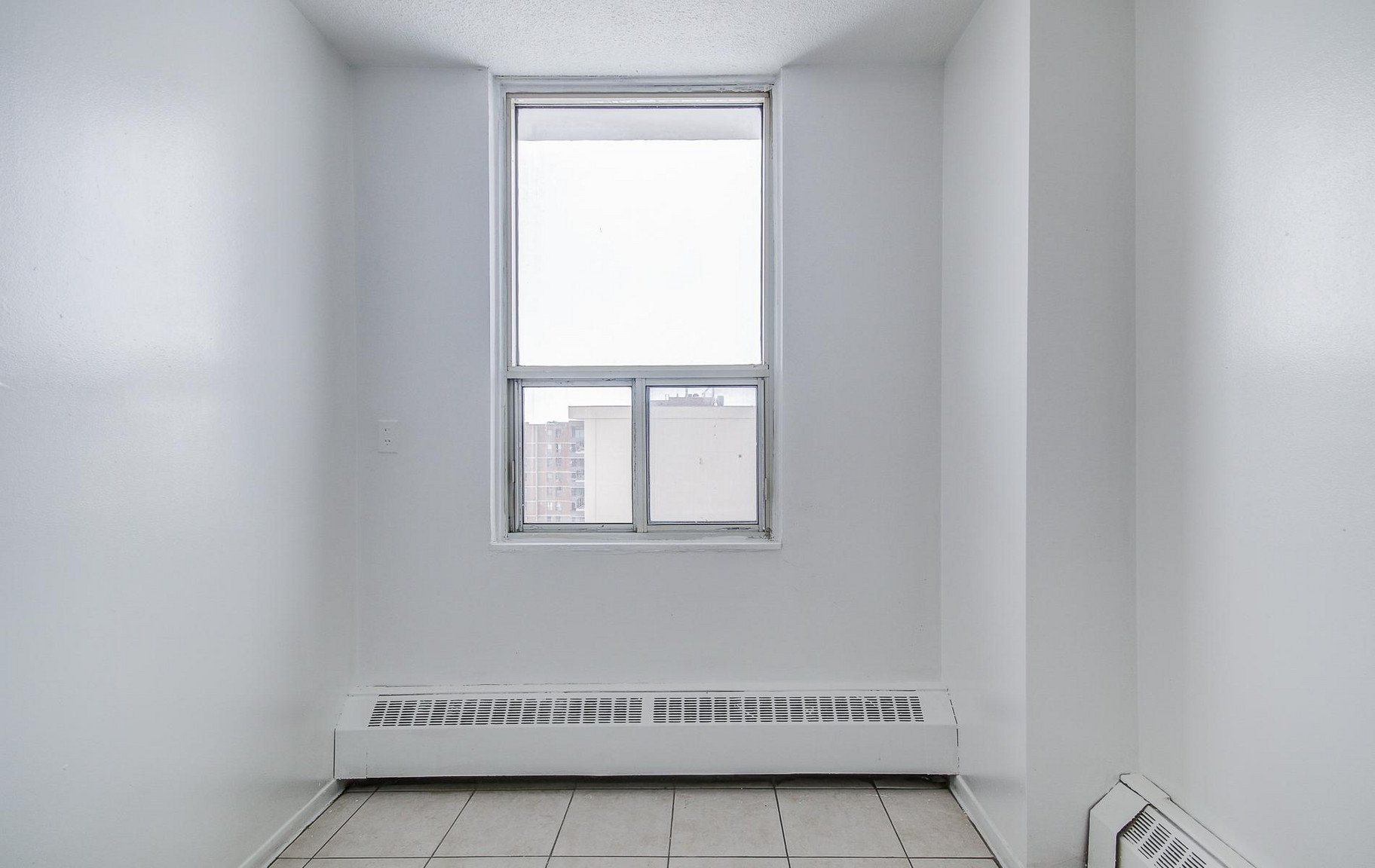 3 Bedroom Apartment for Rent - 37 Eastbourne Drive, Brampton, ON 5
