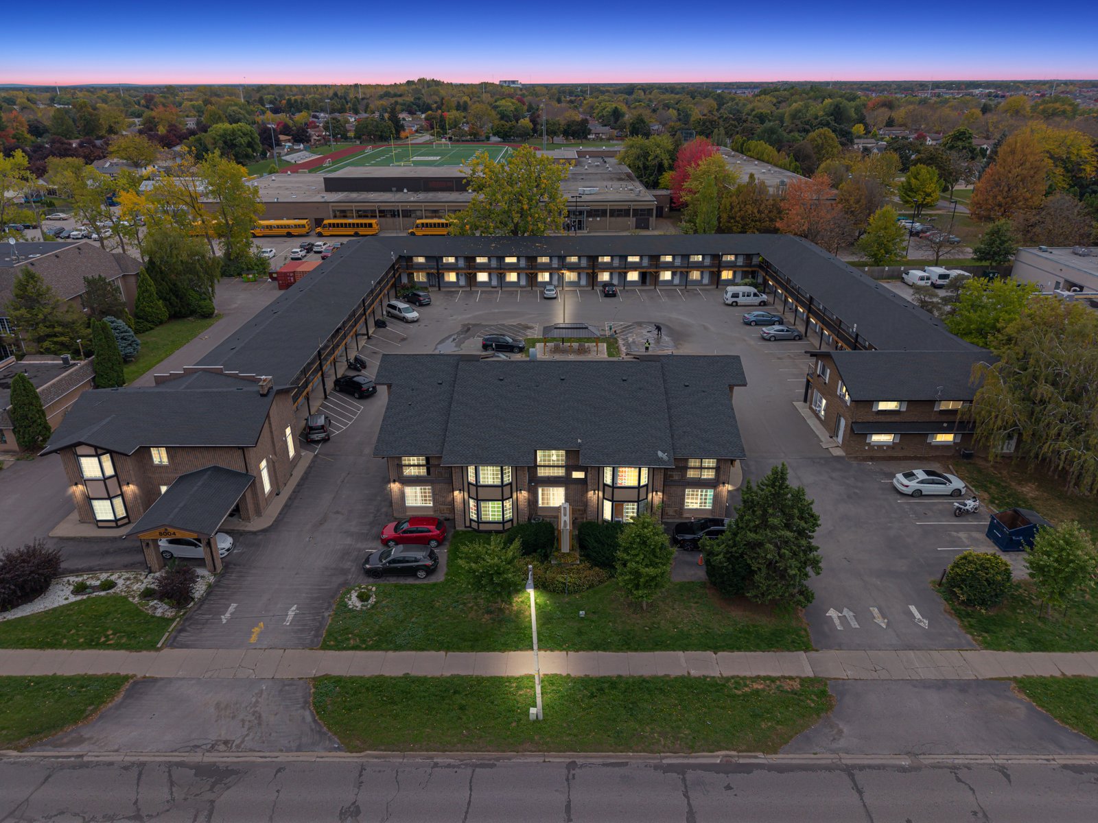 Studio Apartment for Rent - 8004 Lundys Ln, Niagara Falls, ON 5