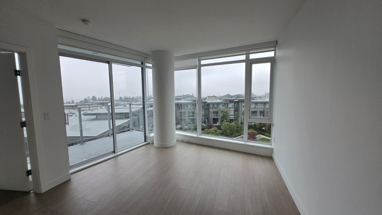 2 Bedroom Apartment for Rent - 7769 PARK CRESCENT, Burnaby, BC 3