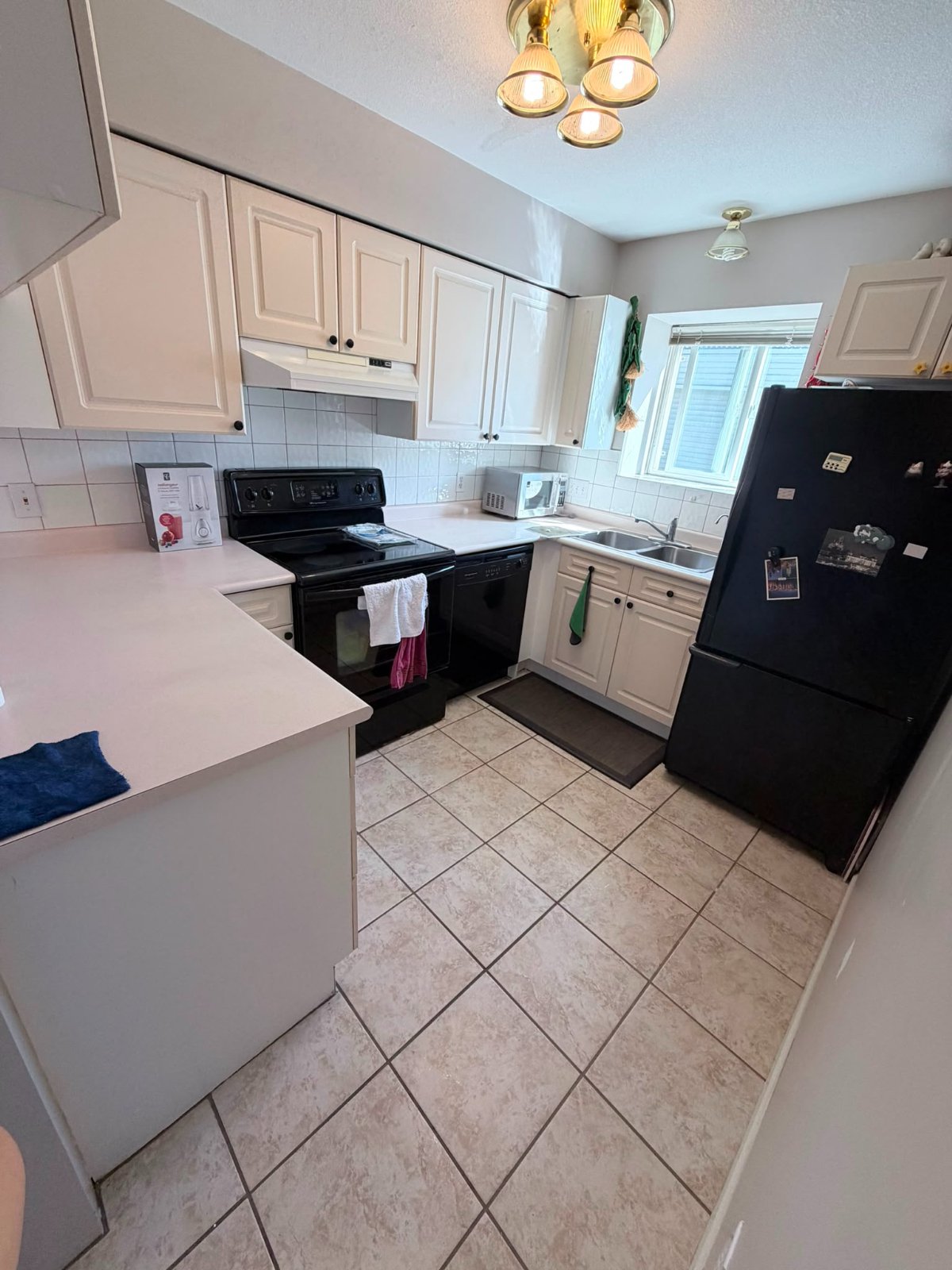2 Bedroom Apartment for Rent - 7071 Blundell Road, Richmond, BC 3