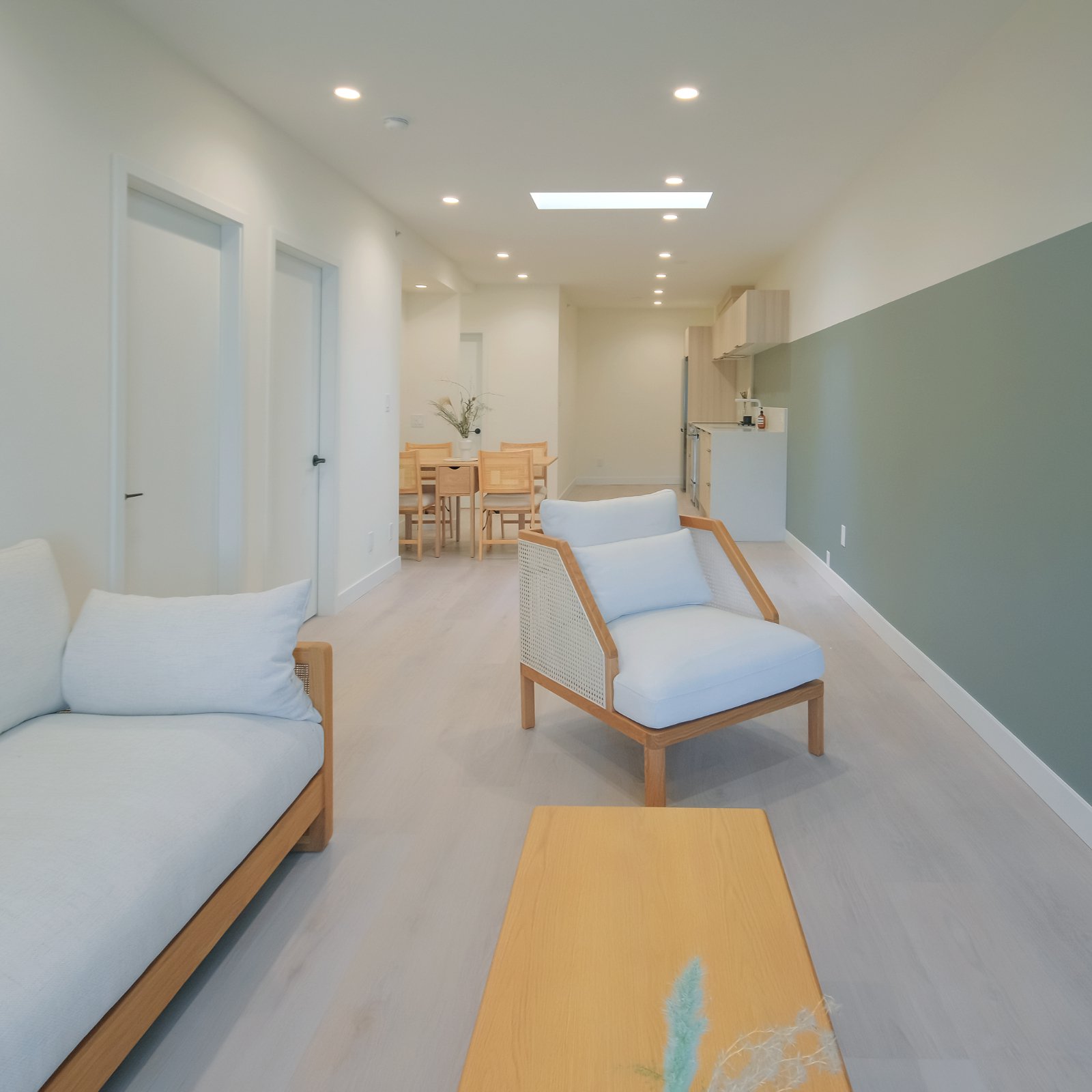 2 Bedroom Apartment for Rent - 382 Powell St, Vancouver, BC 3