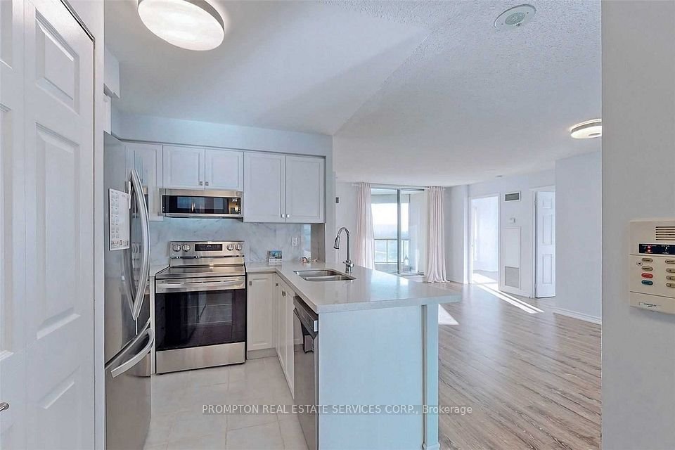 3 Bedroom Apartment for Rent - 7 Lorraine Dr, Toronto, ON 3