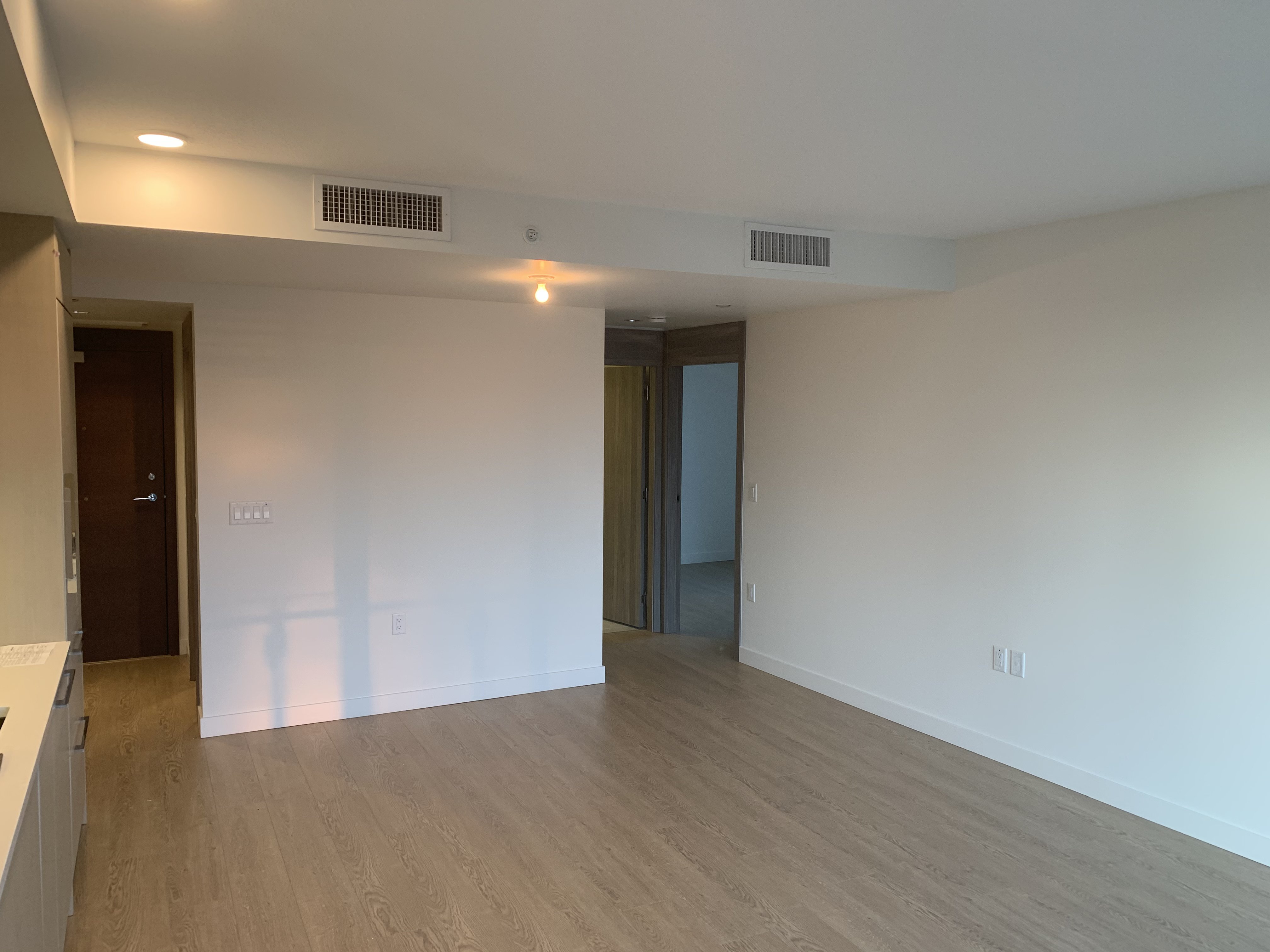 2 Bedroom Apartment for Rent - 89 Nelson St, Vancouver, BC 4