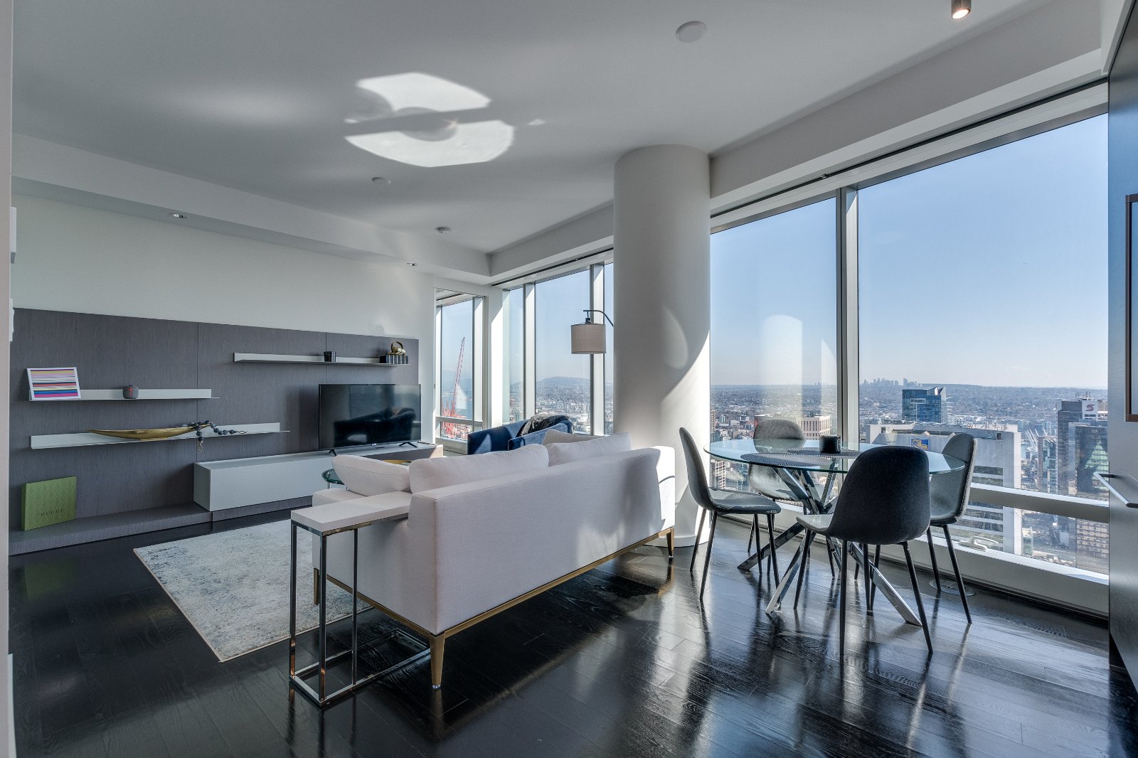 2 Bedroom Apartment for Rent - 1151 W Georgia St, Vancouver, BC 2