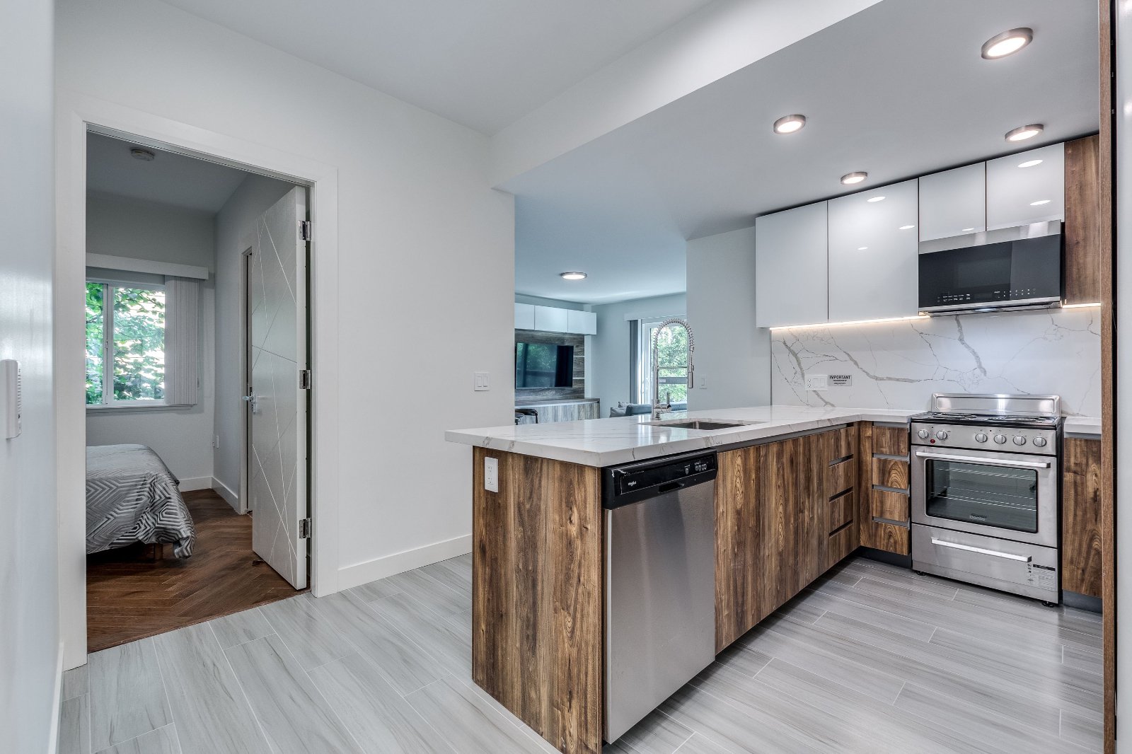 2 Bedroom Apartment for Rent - 1168 Pendrell St, Vancouver, BC 2