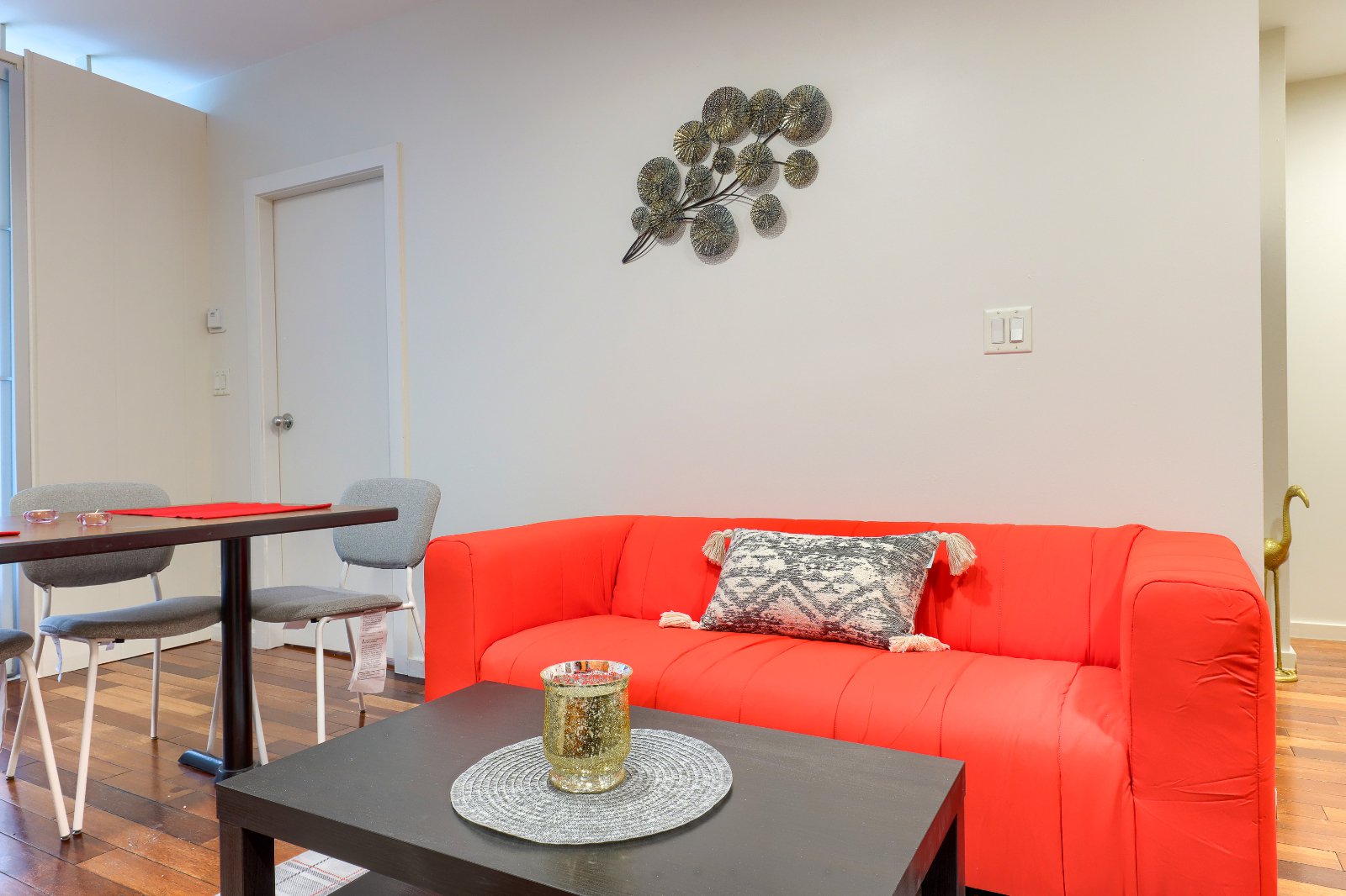 2 Bedroom Apartment for Rent - 440 Richards St, Vancouver, BC 3