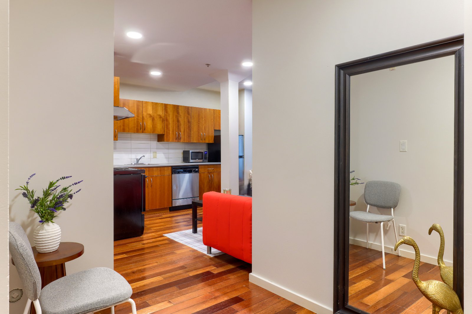 2 Bedroom Apartment for Rent - 440 Richards St, Vancouver, BC 5